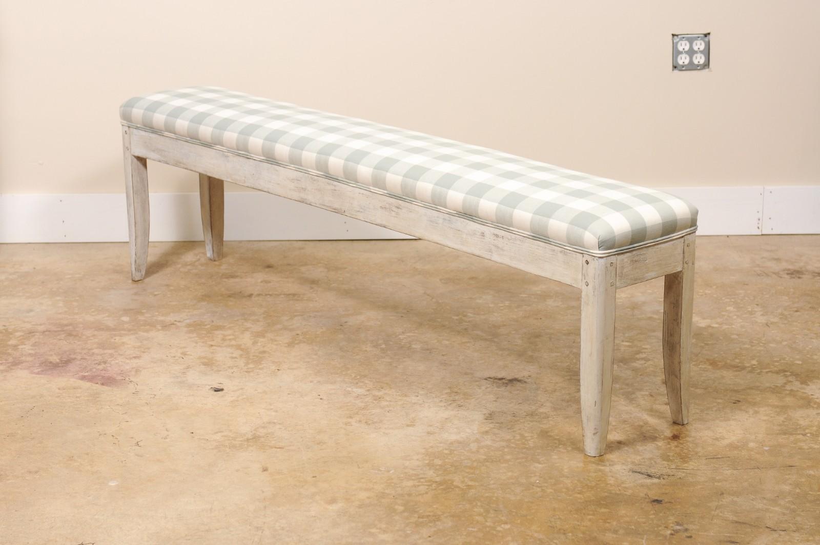 Antica panca lunga svedese dipinta e rivestita di recente in tessuto Chelsea Textiles In condizioni buone in vendita a Atlanta, GA