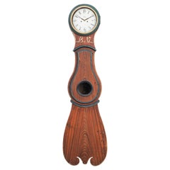 Ancienne horloge suédoise peinte en pin avec mécanisme d'horloge d'origine