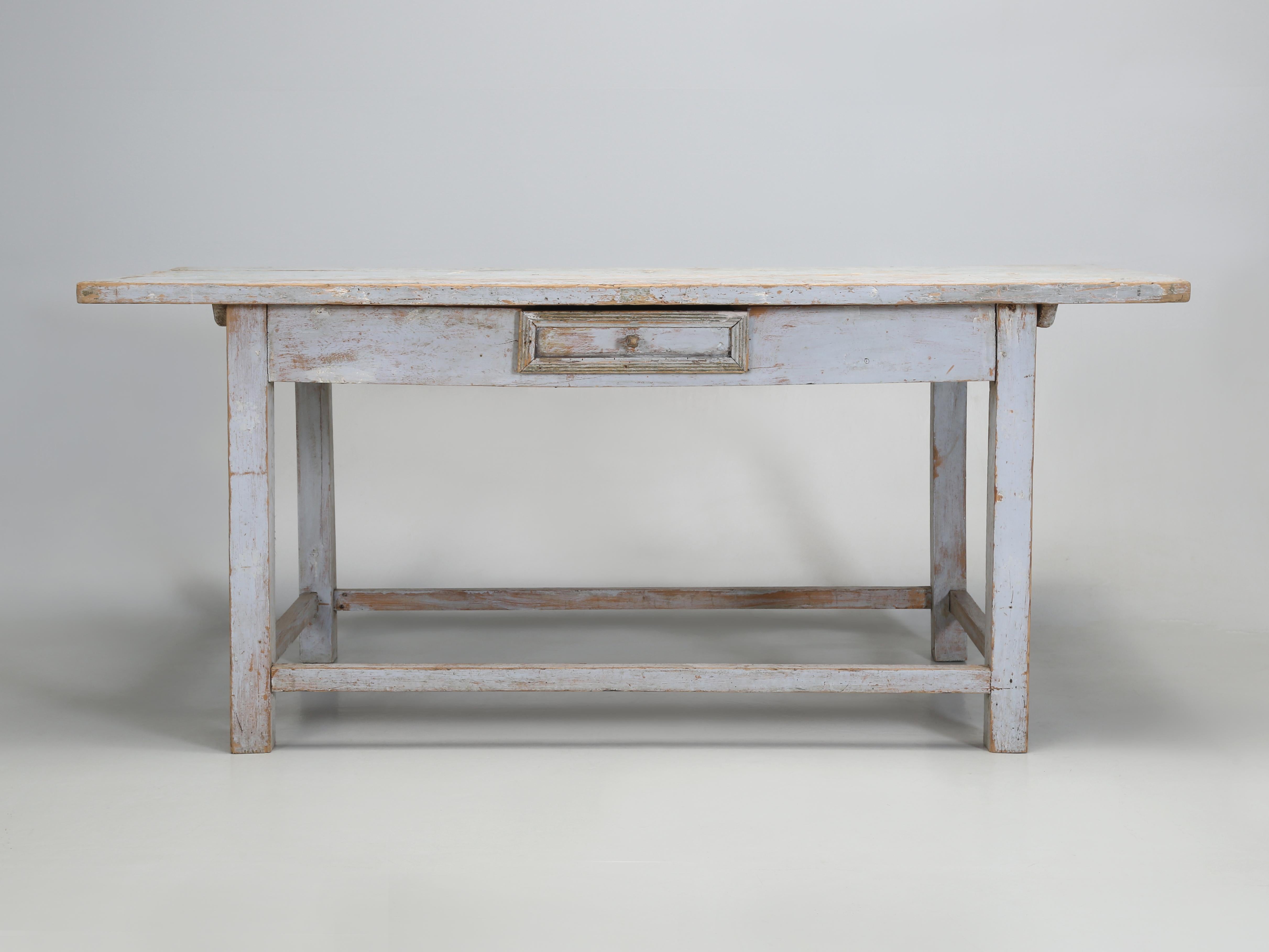 Antiker schwedischer bemalter Tisch, der eine großartige Kücheinsel darstellen würde (Frühes 20. Jahrhundert) im Angebot