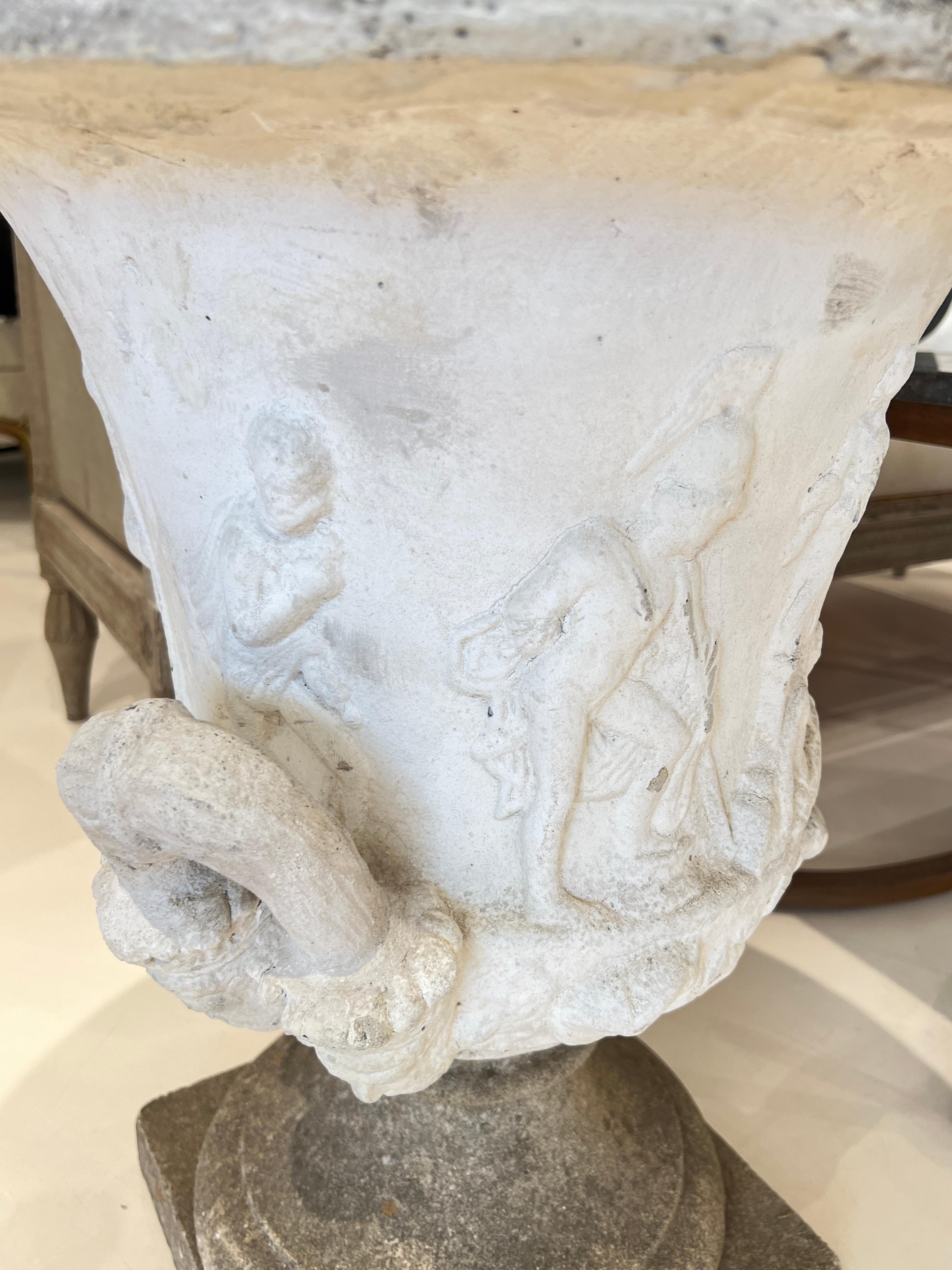 Pareja de Jardineras Suecas Antiguas - según el Jarrón Borghese Sueco en venta