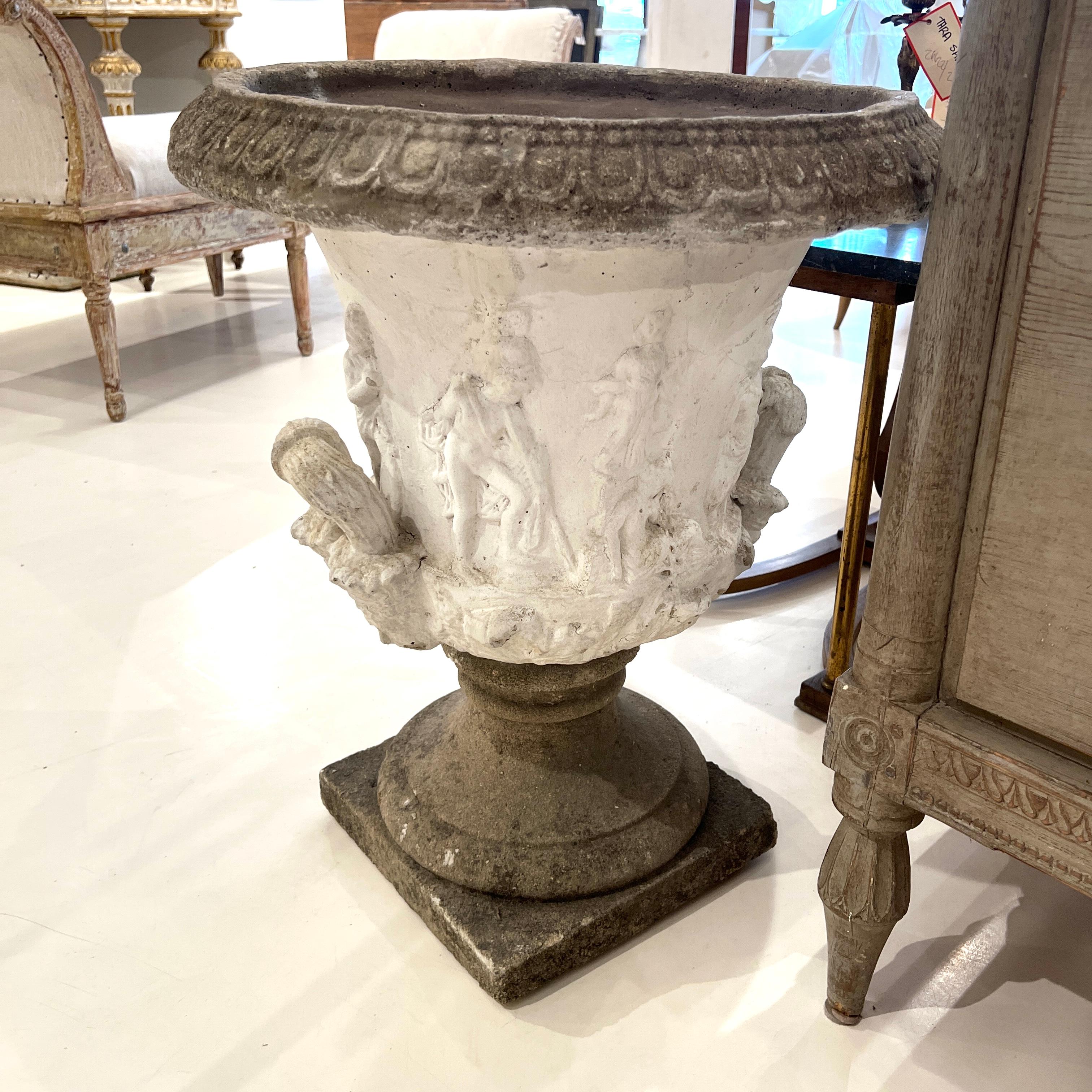 Pareja de Jardineras Suecas Antiguas - según el Jarrón Borghese en venta 3