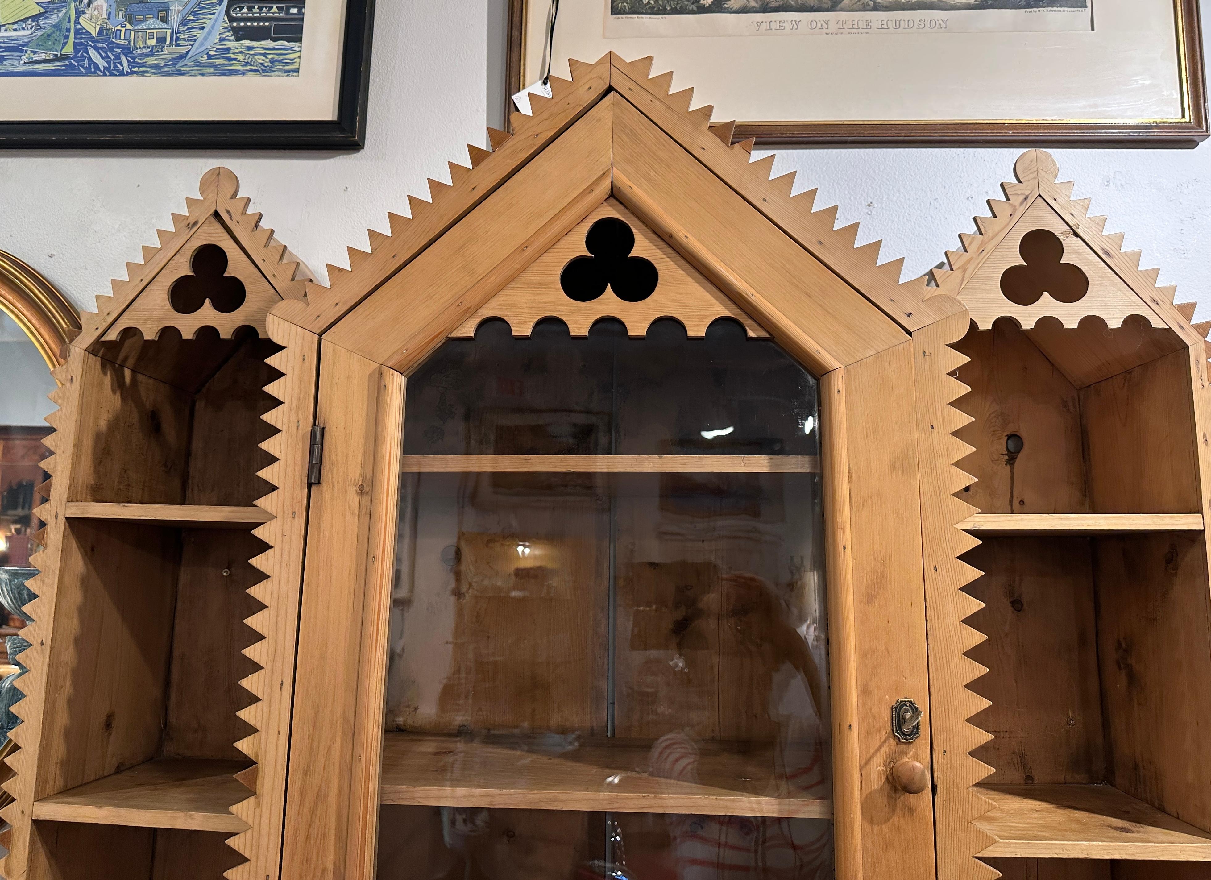 Antique Swedish Pine Cupboard Cabinet  en vente 4