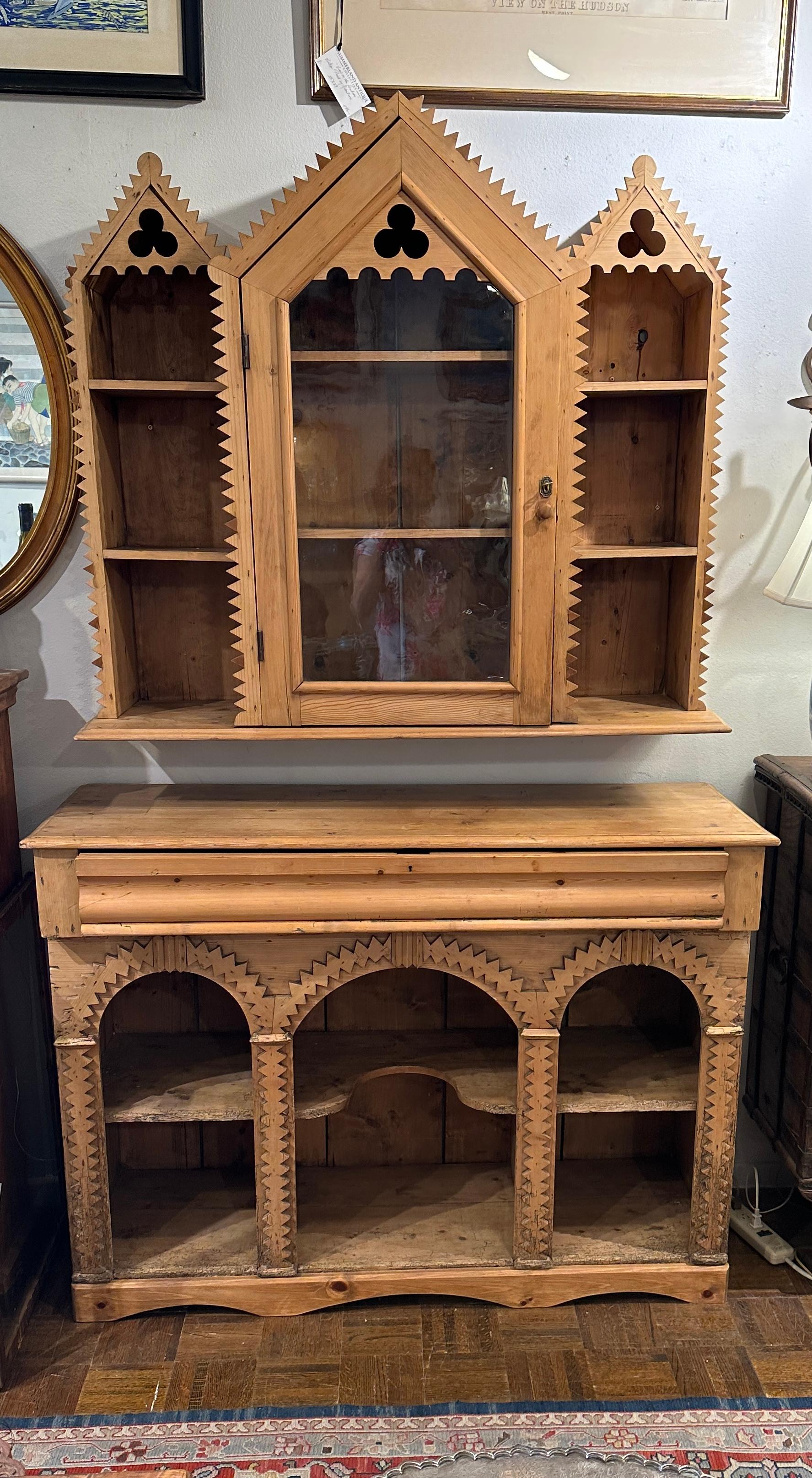 Artisanat Antique Swedish Pine Cupboard Cabinet  en vente