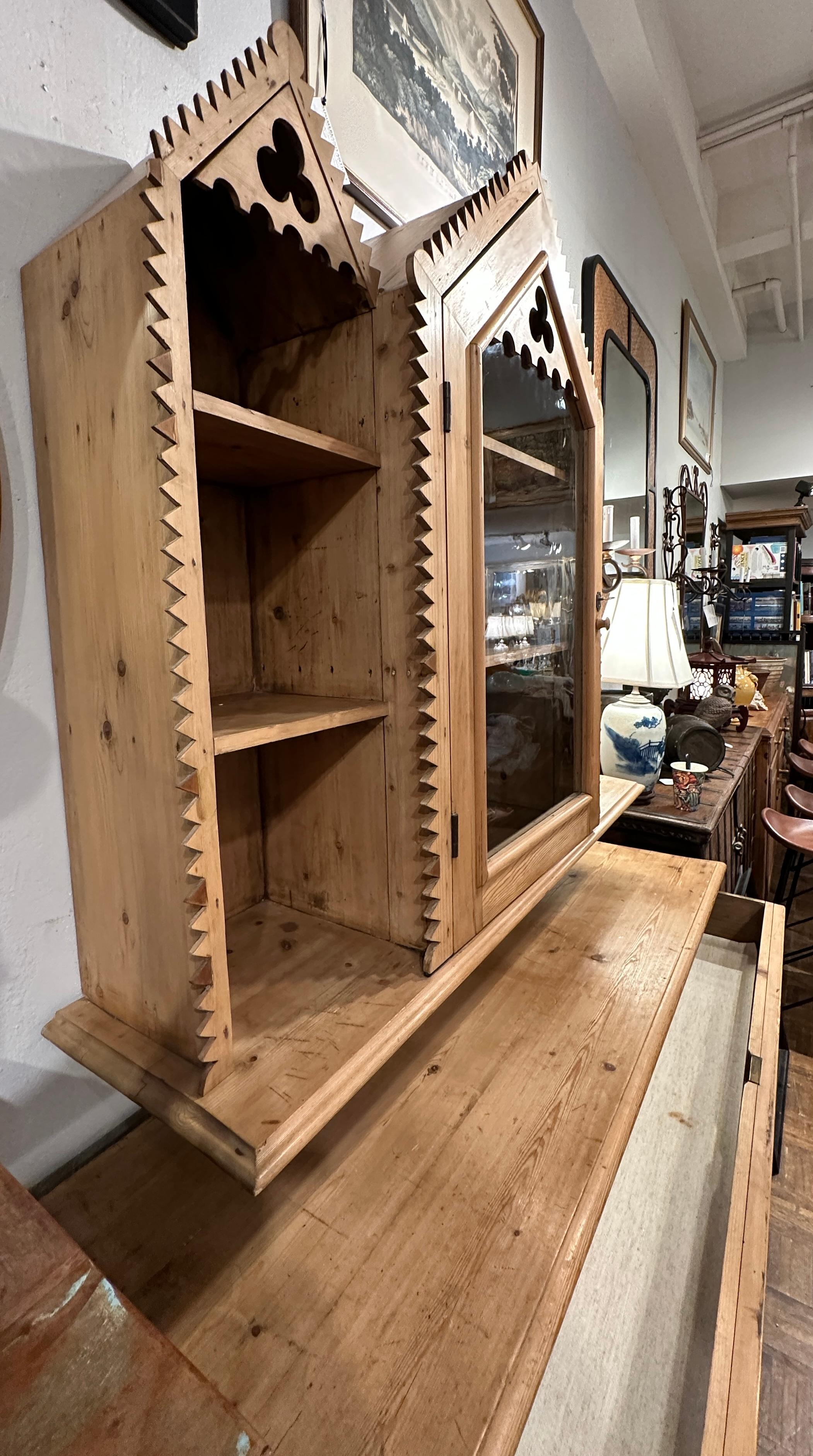 Antique Swedish Pine Cupboard Cabinet  Bon état - En vente à Summerland, CA