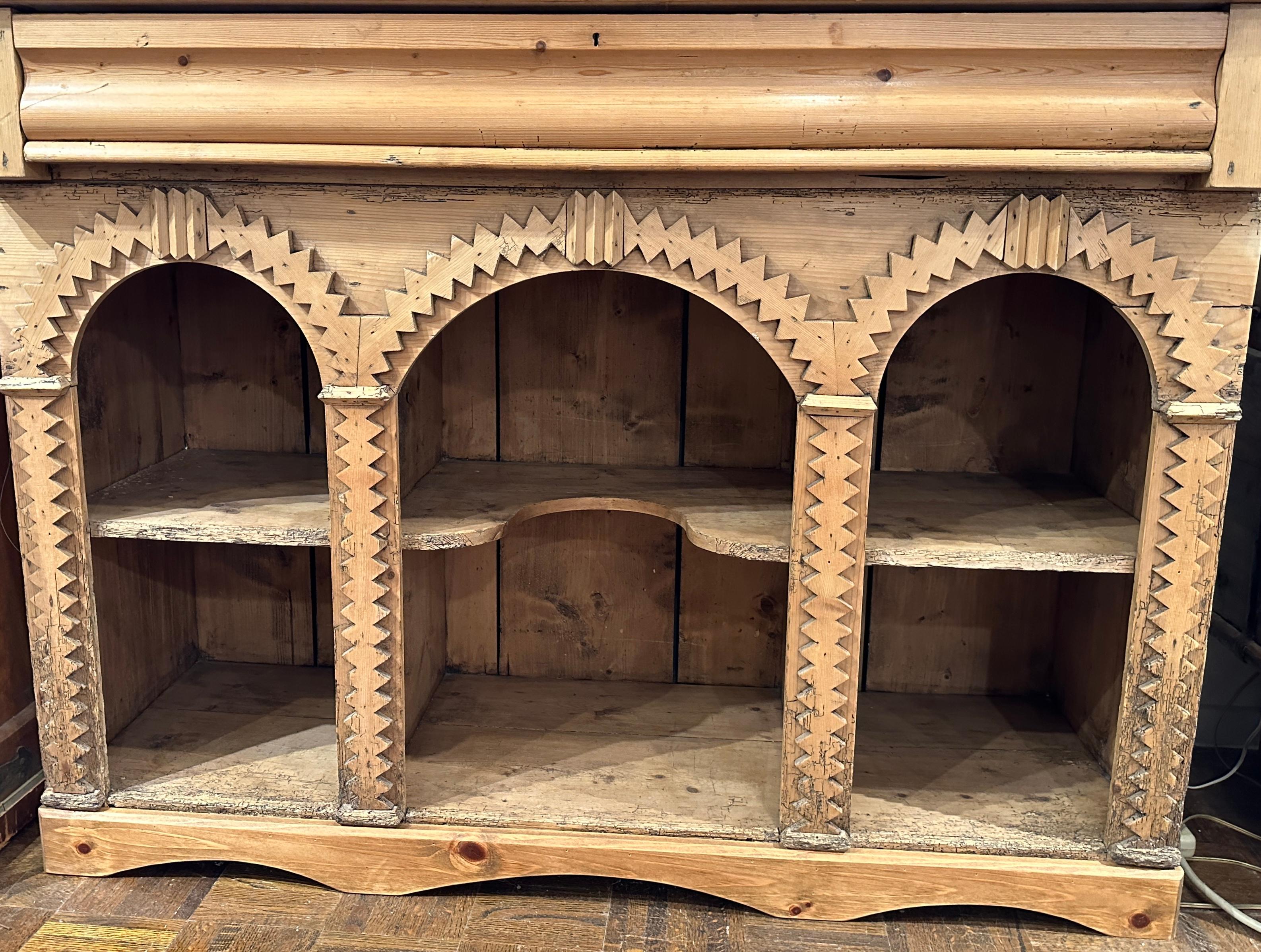 Antique Swedish Pine Cupboard Cabinet  en vente 2