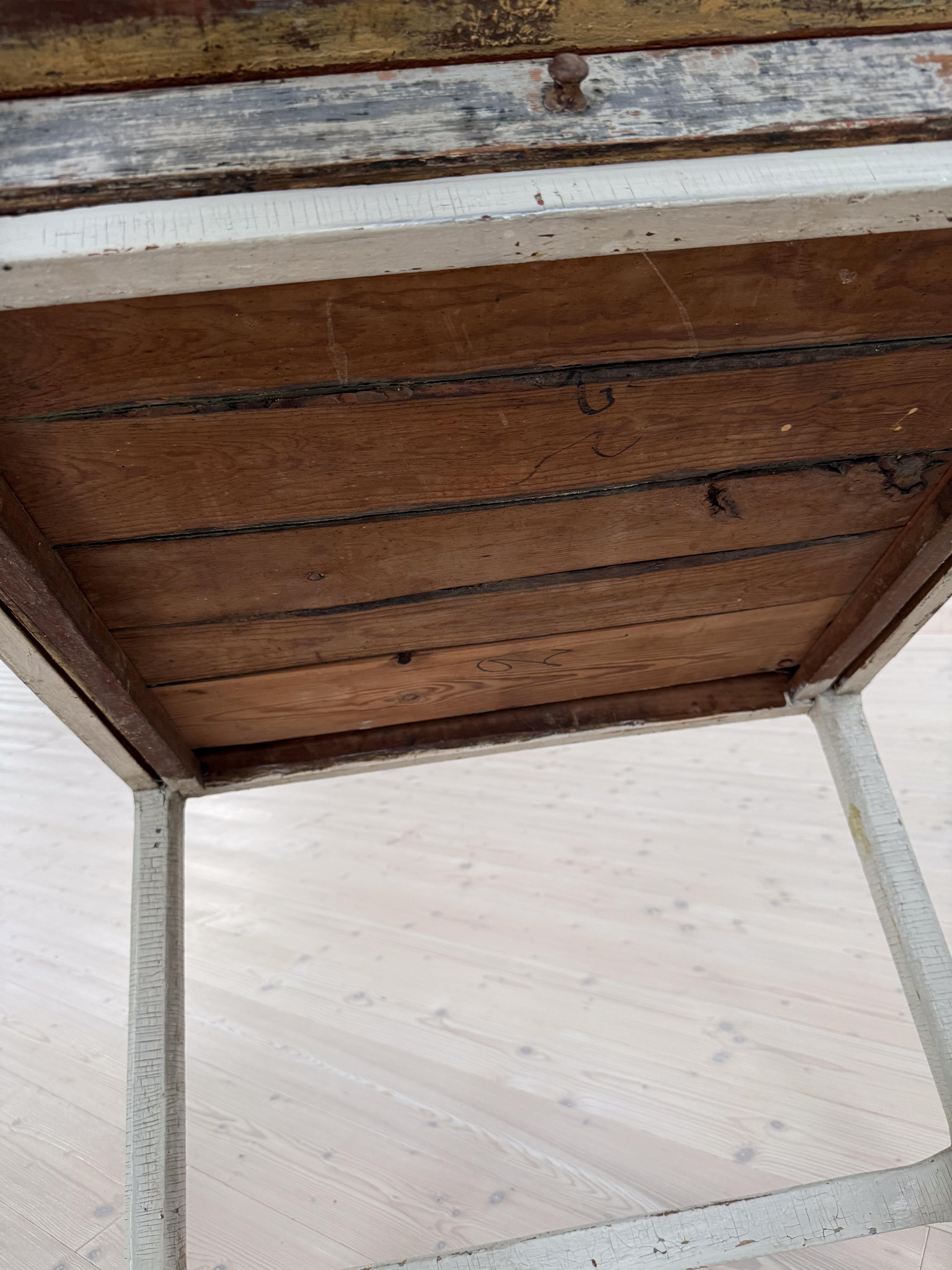 Ancienne table suédoise primitive d'art populaire du 19e siècle en vente 6