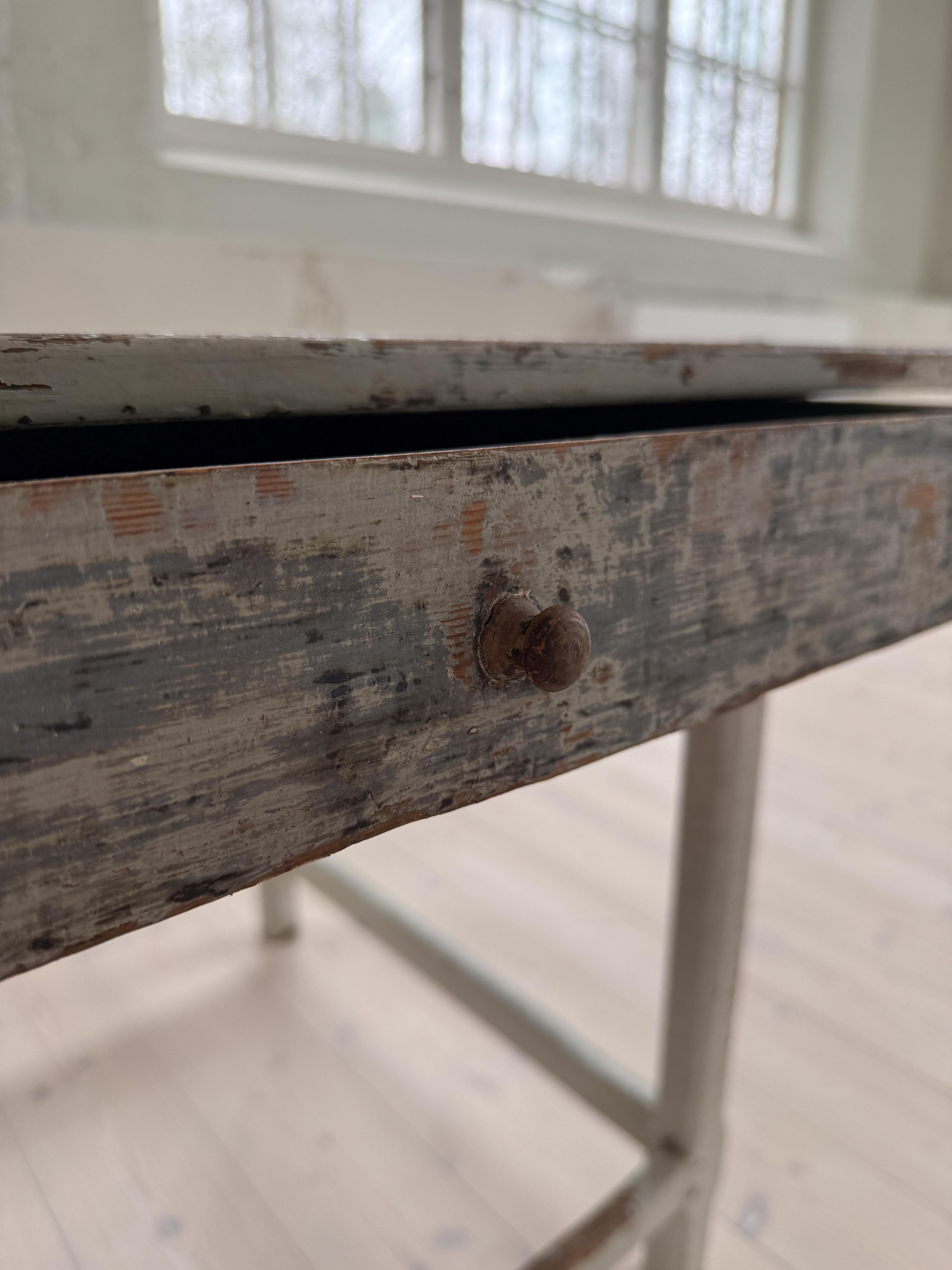 XIXe siècle Ancienne table suédoise primitive d'art populaire du 19e siècle en vente