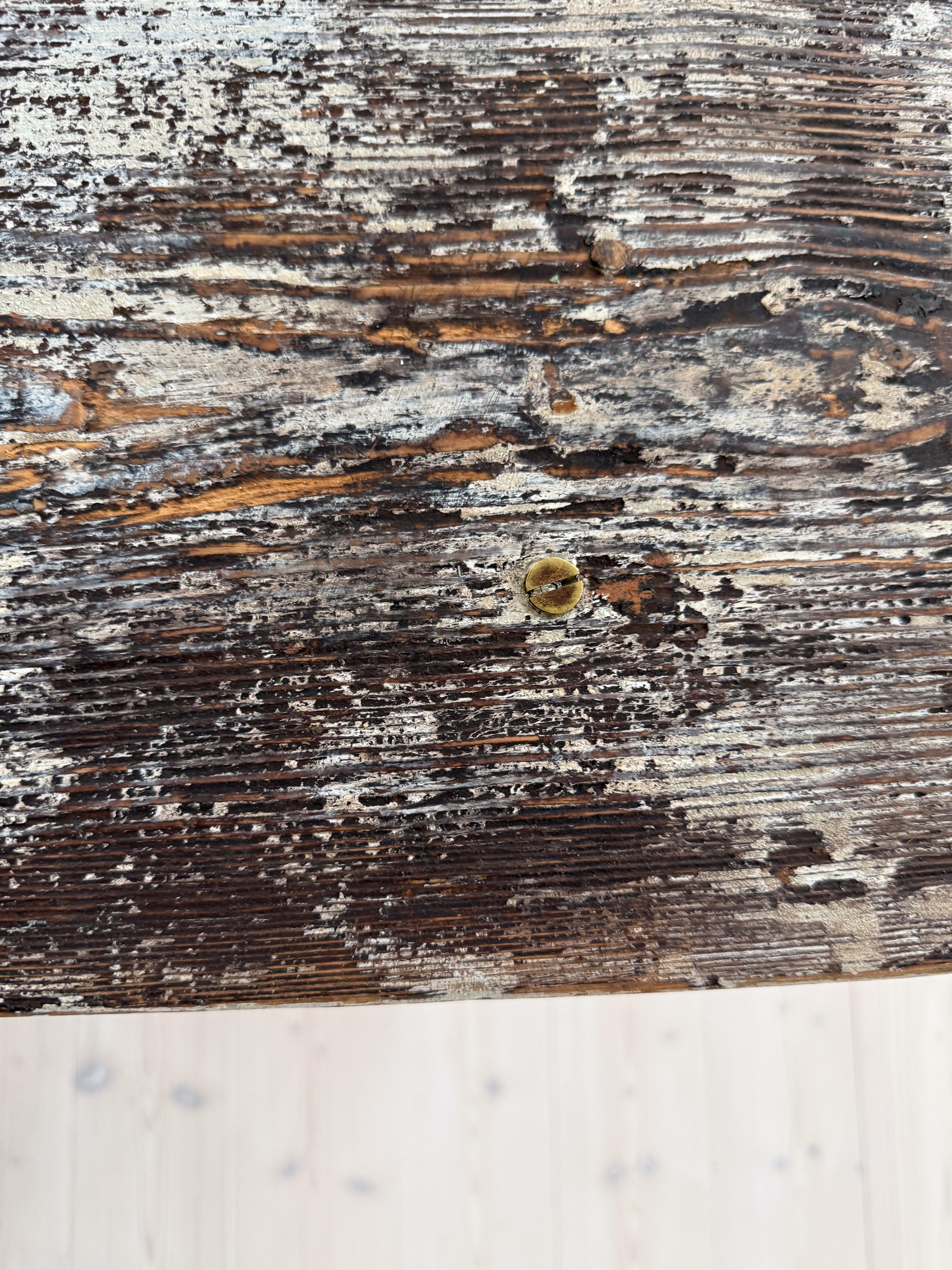 Ancienne table suédoise primitive d'art populaire du 19e siècle en vente 1