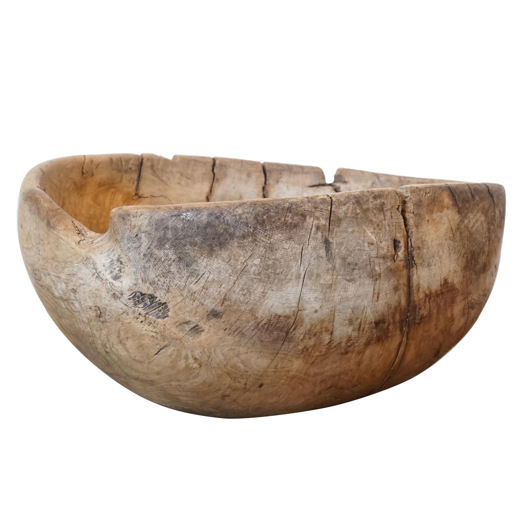 Antique Swedish Primitive Burl Wood Bowl, 1829, Beautiful Patina Vintage Bowl In Distressed Condition In Los Angeles, CA