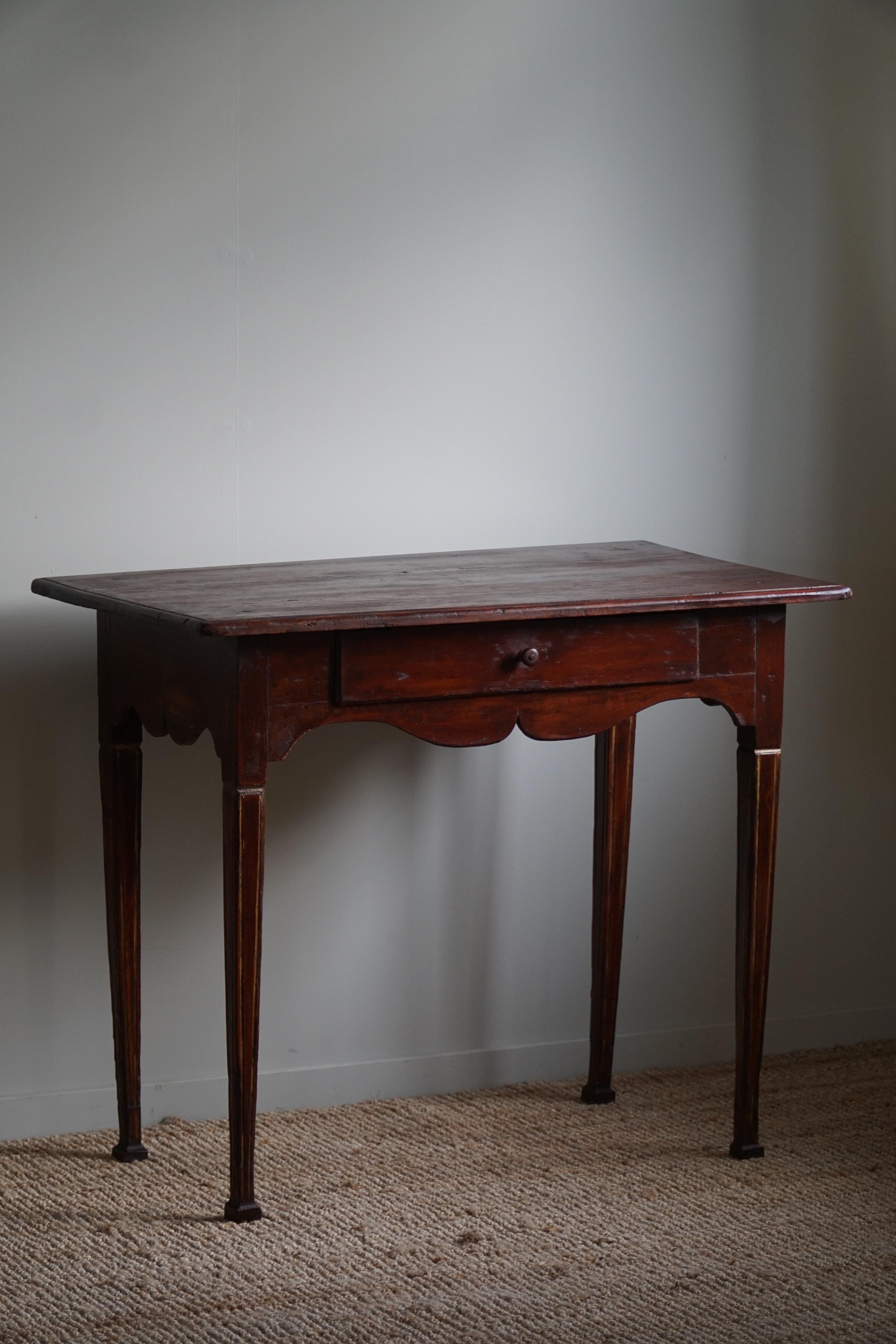 Antique Swedish Red Stained 19th Century Gustavian Pine Desk, Hand Crafted  For Sale 8