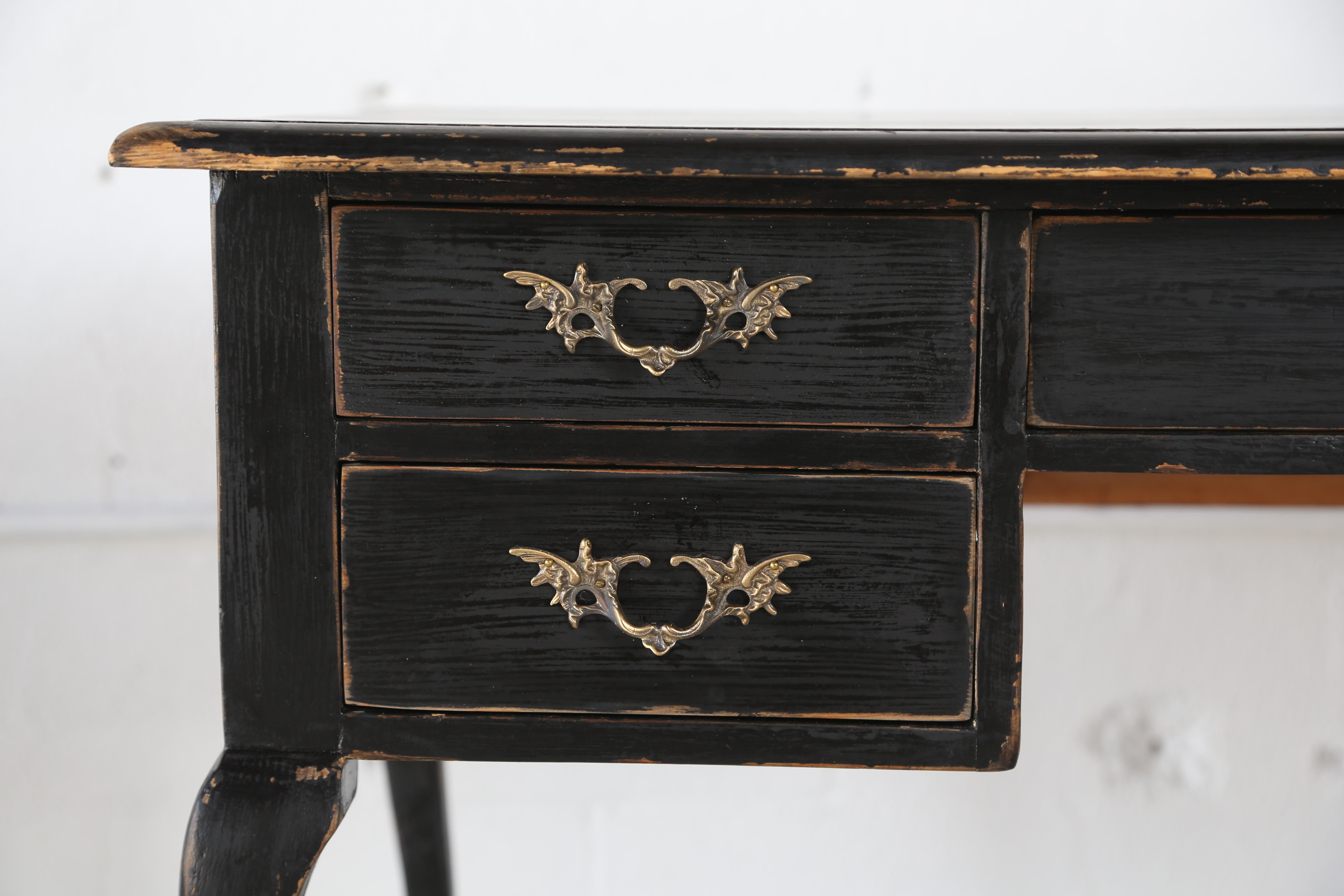 Antique Swedish Rococo Style Writing Desk  Early 20th Century In Good Condition For Sale In West Palm Beach, FL