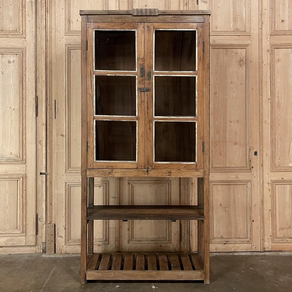 wood bakery display
