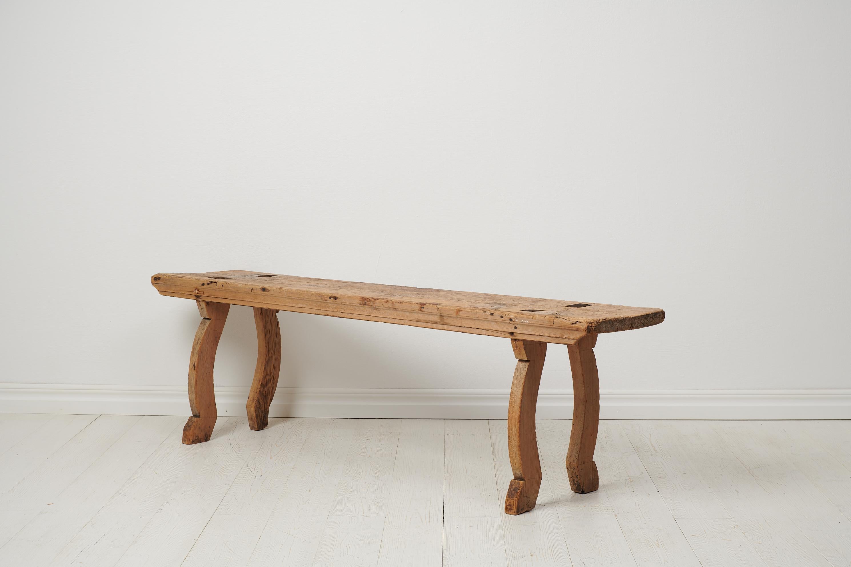 Antique Swedish Rustic Solid Pine Bench In Good Condition For Sale In Kramfors, SE