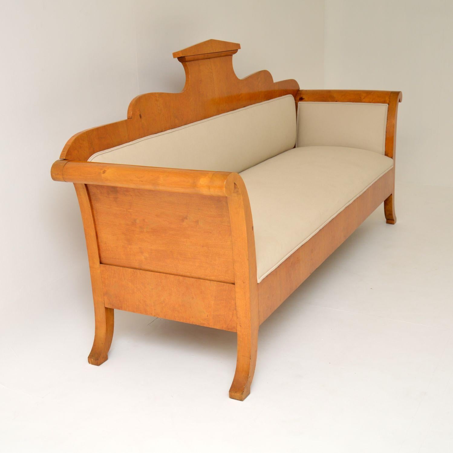 Antique Swedish Satin Birch Biedermeier Sofa In Good Condition In London, GB