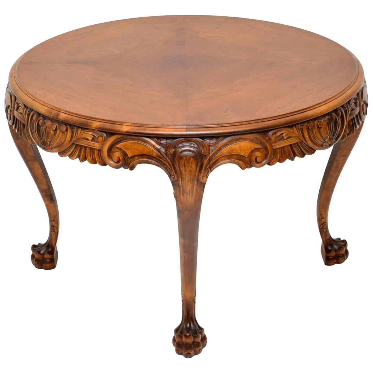 Good quality antique Swedish circular coffee table in satin birch and with some beautiful carvings around the top edge and on the legs, which have claw feet. It’s in excellent condition and dates from circa 1930s period.

Measures: Width 36