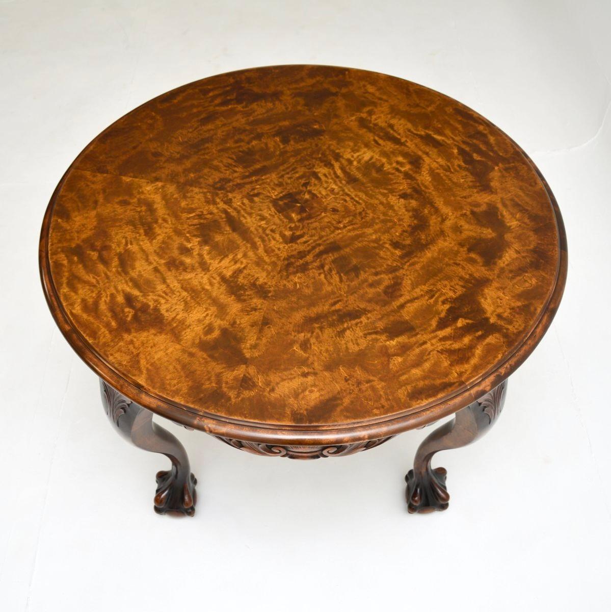 Suédois Table basse suédoise ancienne en bouleau satiné en vente