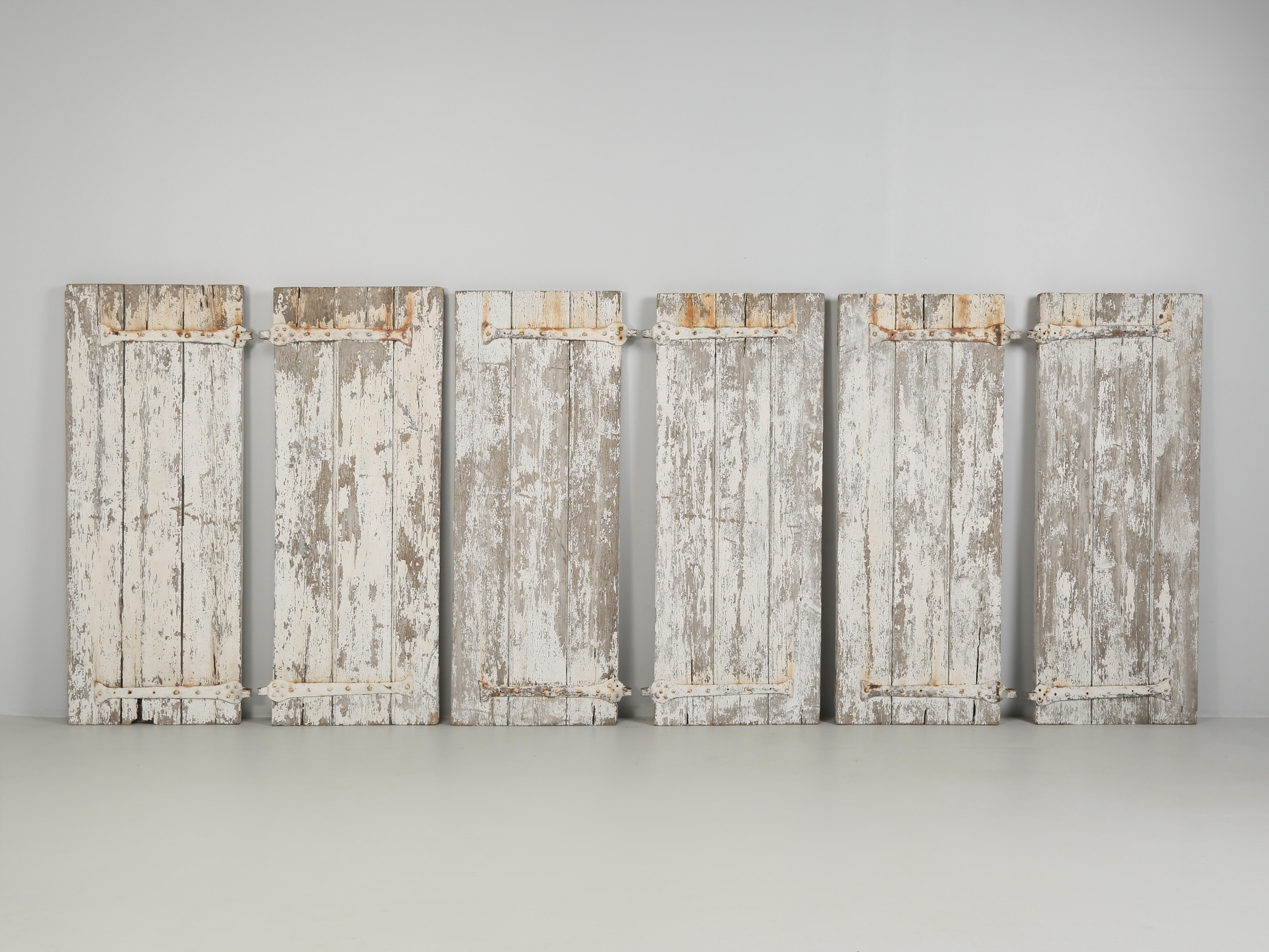 Ensemble suédois ancien de 6 volets peints gris gustavien d'un côté, blanc de l'autre en vente 4