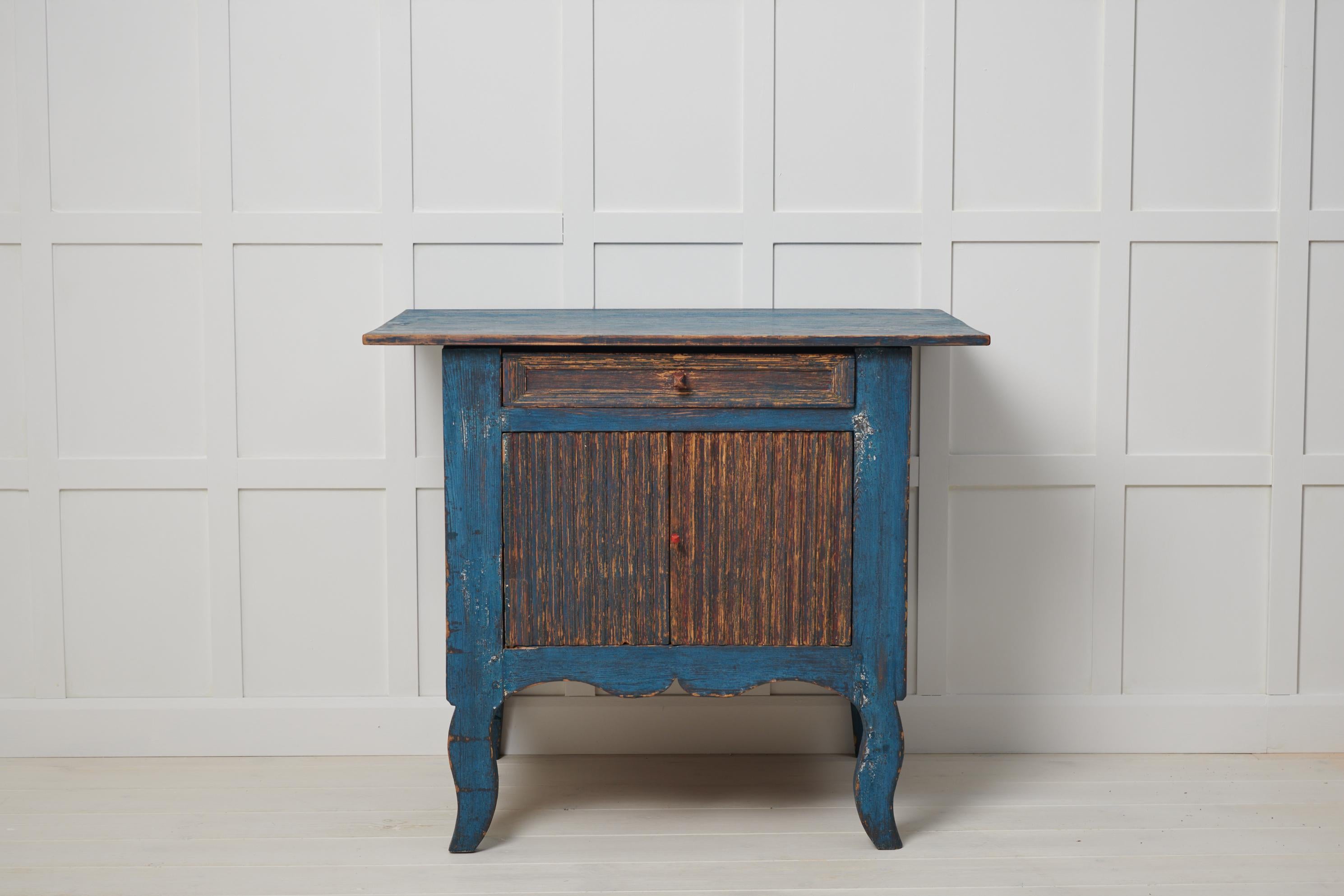 Antique Swedish Small Blue Folk Art Sideboard  In Good Condition For Sale In Kramfors, SE