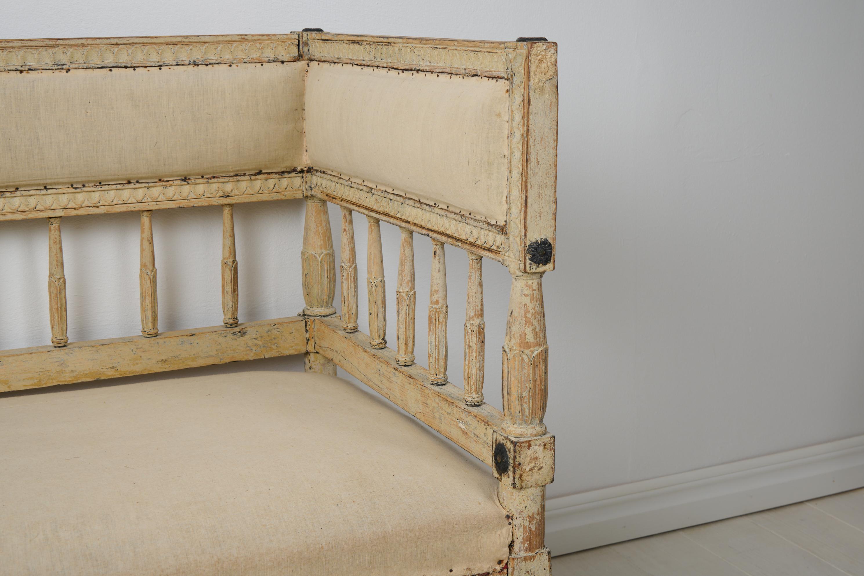 Sofa suédois ancien de la période gustavienne, fabriqué à la main à la fin des années 1700 en vente 2