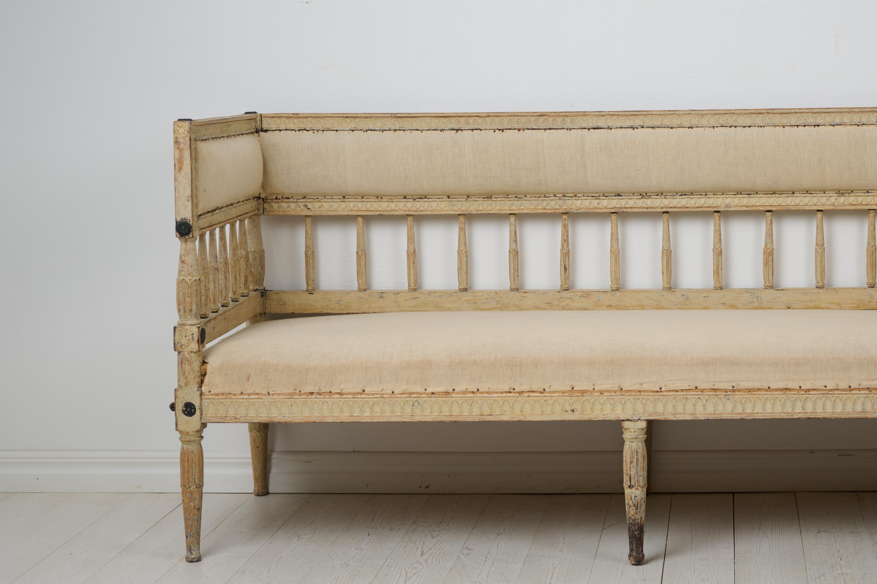 Gustavien Sofa suédois ancien de la période gustavienne, fabriqué à la main à la fin des années 1700 en vente