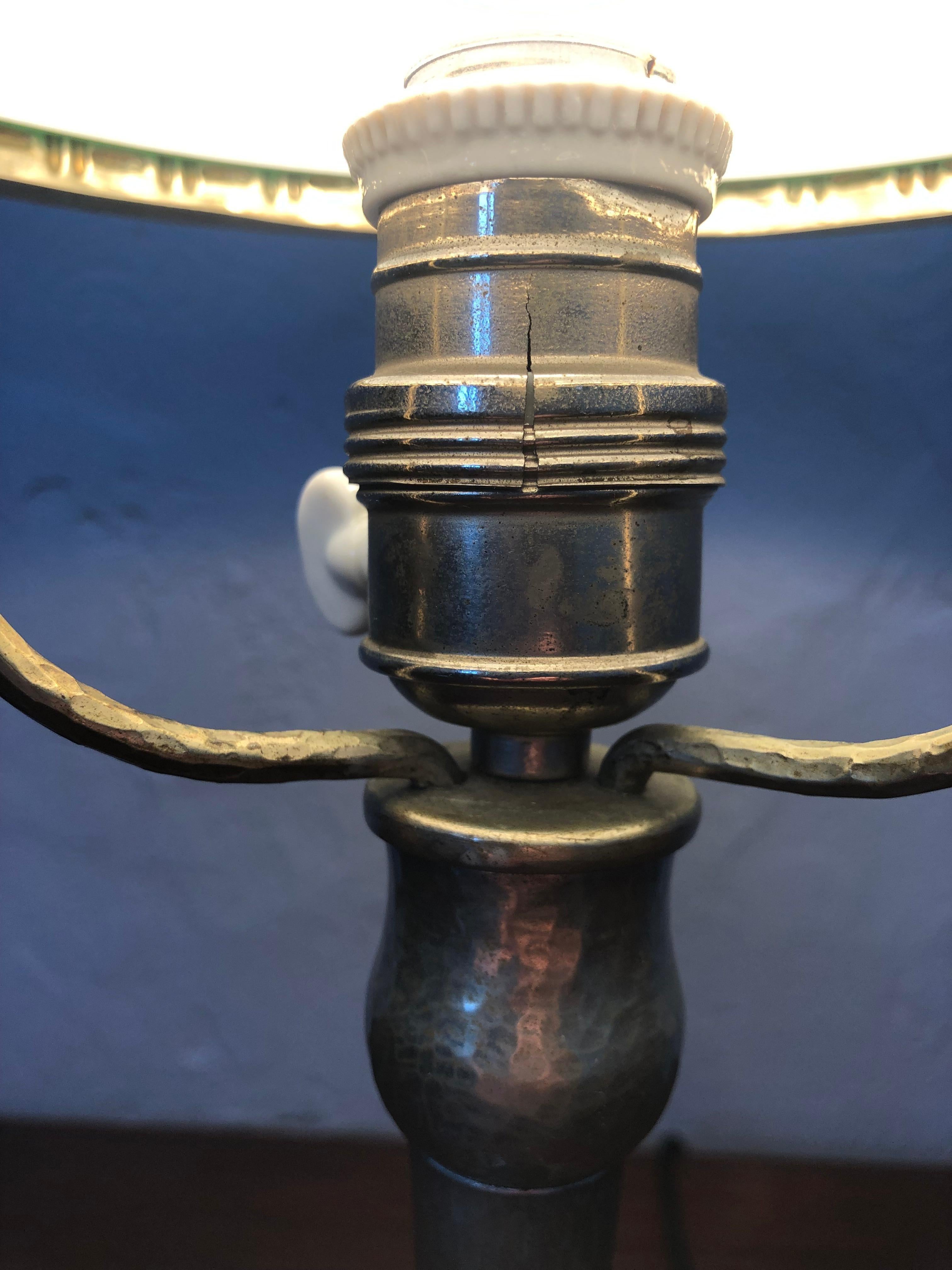 Antike schwedische Strindberg-Tischlampe aus vernickeltem Silber (Frühes 20. Jahrhundert) im Angebot