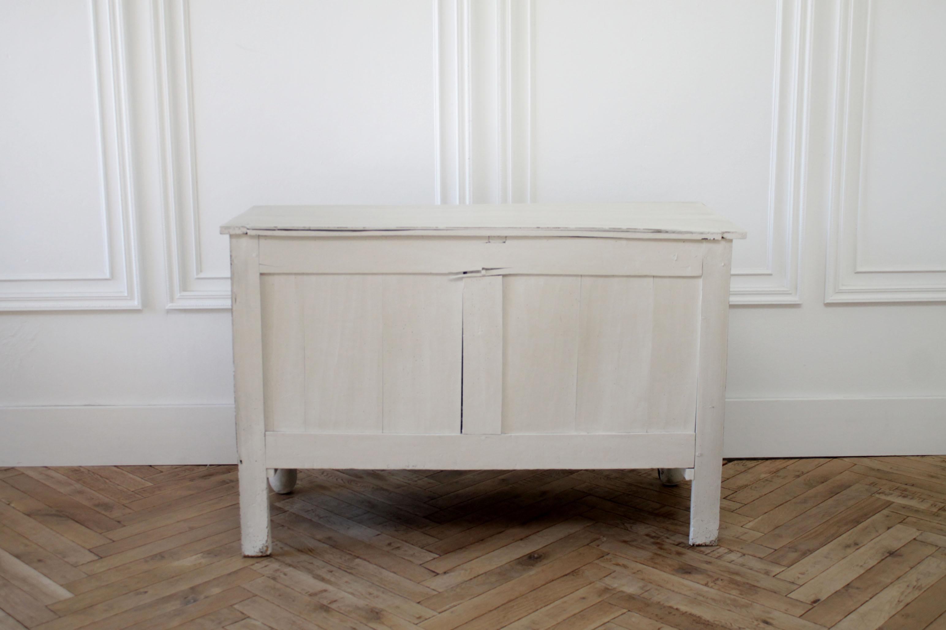 Gustavian Antique Swedish Style Commode or Chest of Drawers