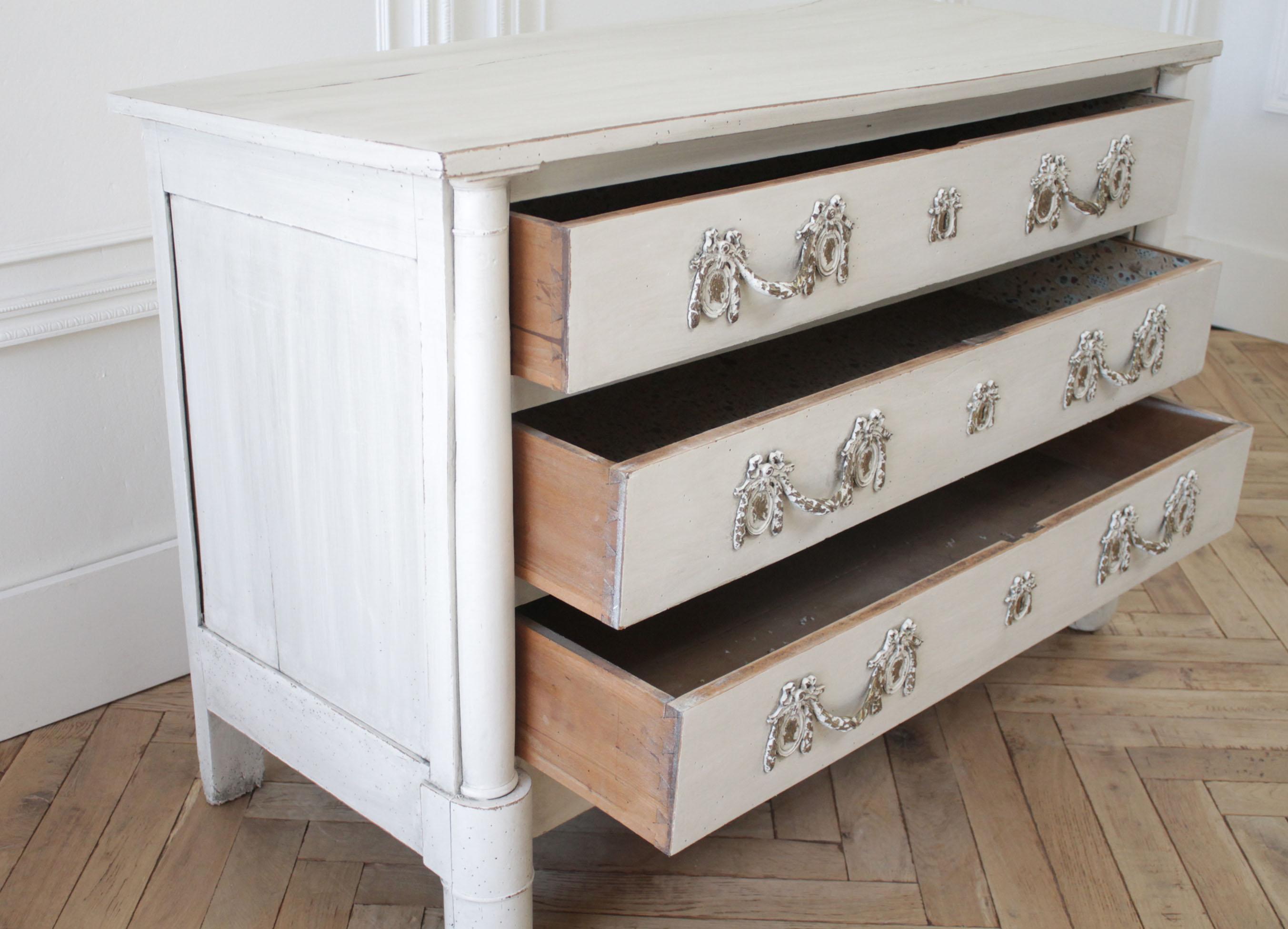 Antique Swedish Style Commode or Chest of Drawers In Good Condition In Old Town Orange, CA