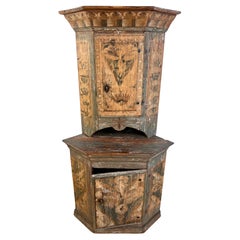 Antique Swedish Two-Part Corner Cabinet in Painted Pine – Rustic Folk Art
