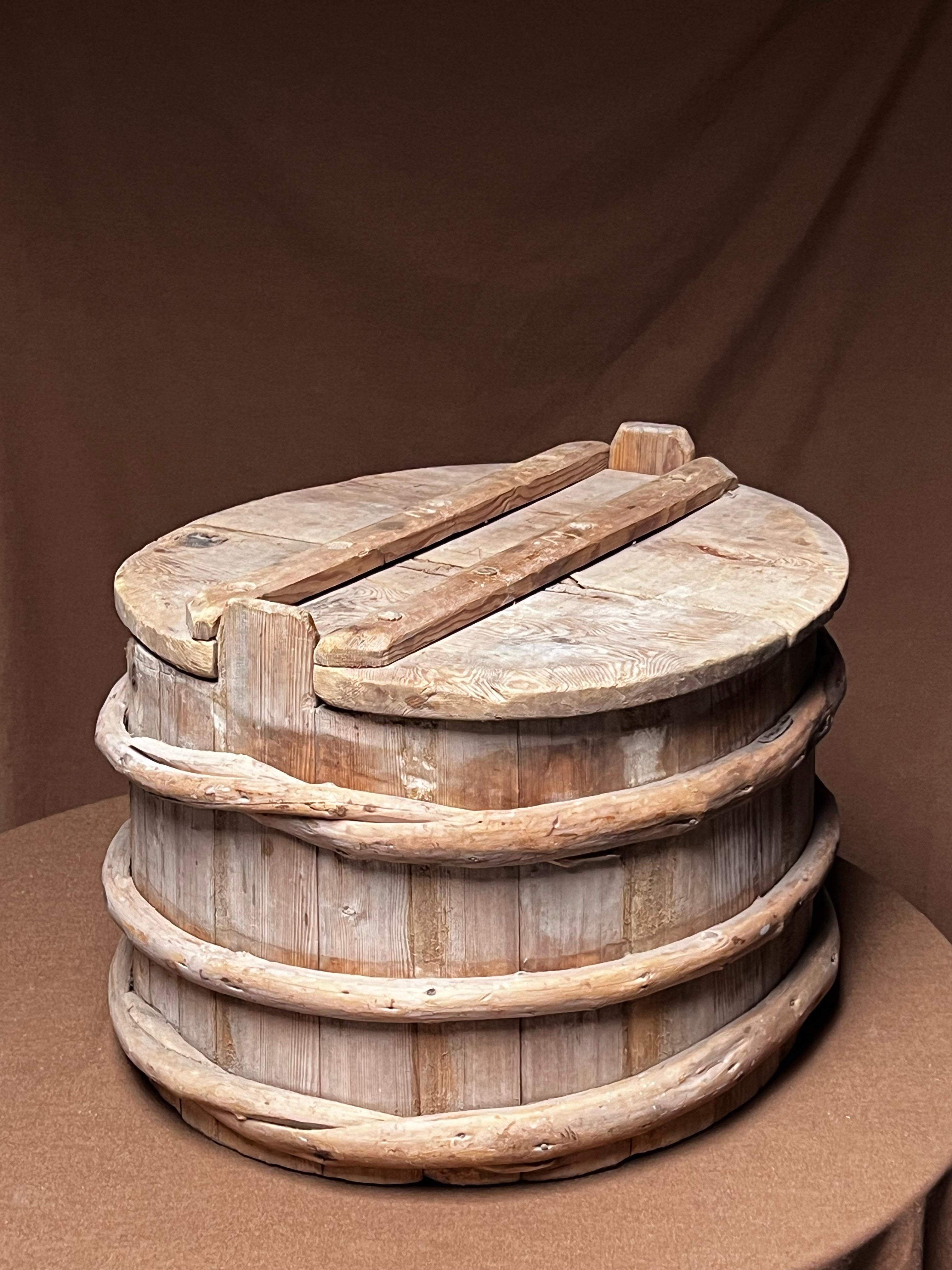 Antiguo barril de madera sueco 1800 Artesanía popular hecha a mano gran estado Sueco en venta