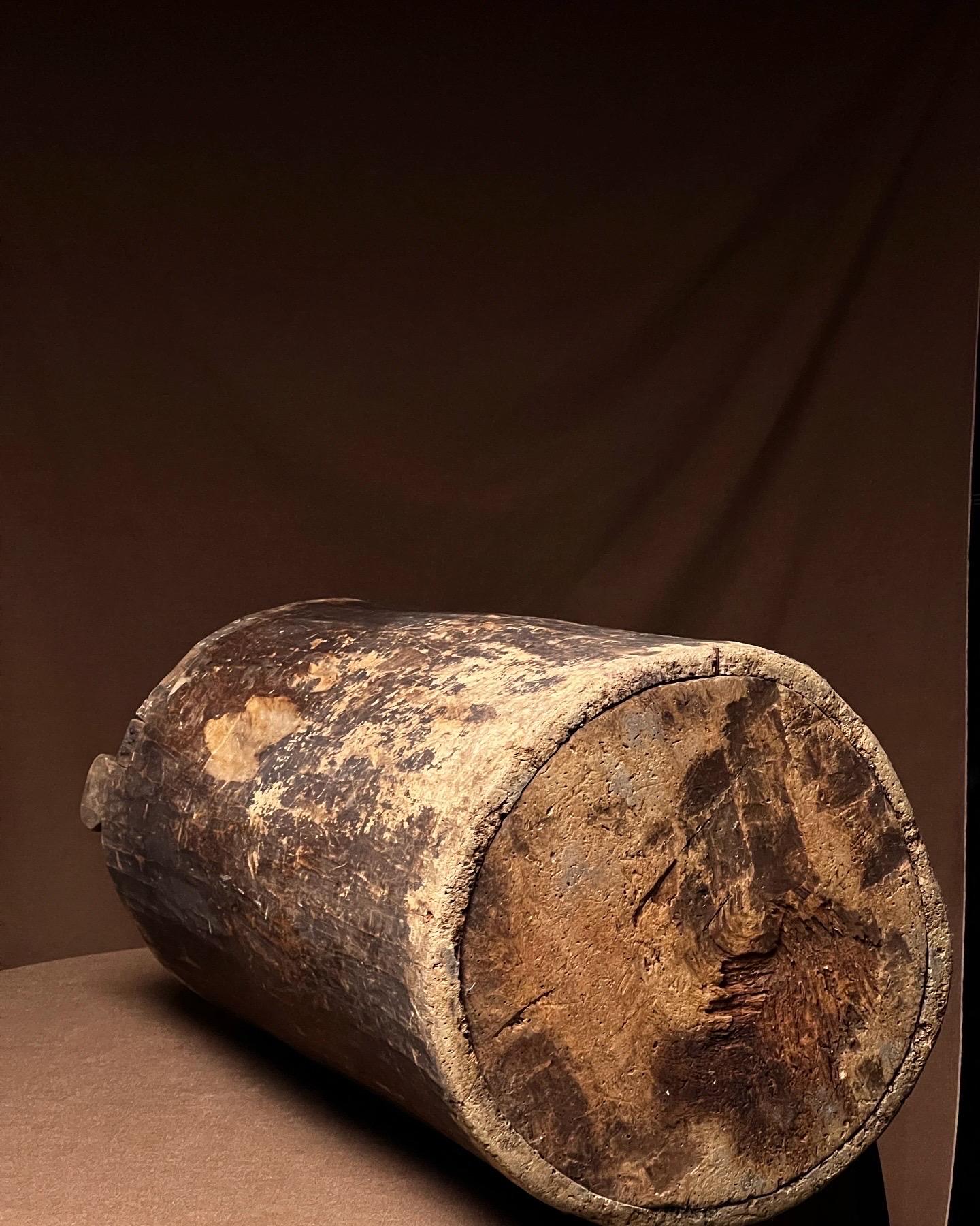 Antiguo barril sueco de madera de principios de 1800 Hecho a mano Artesanía popular gran estado Sueco en venta
