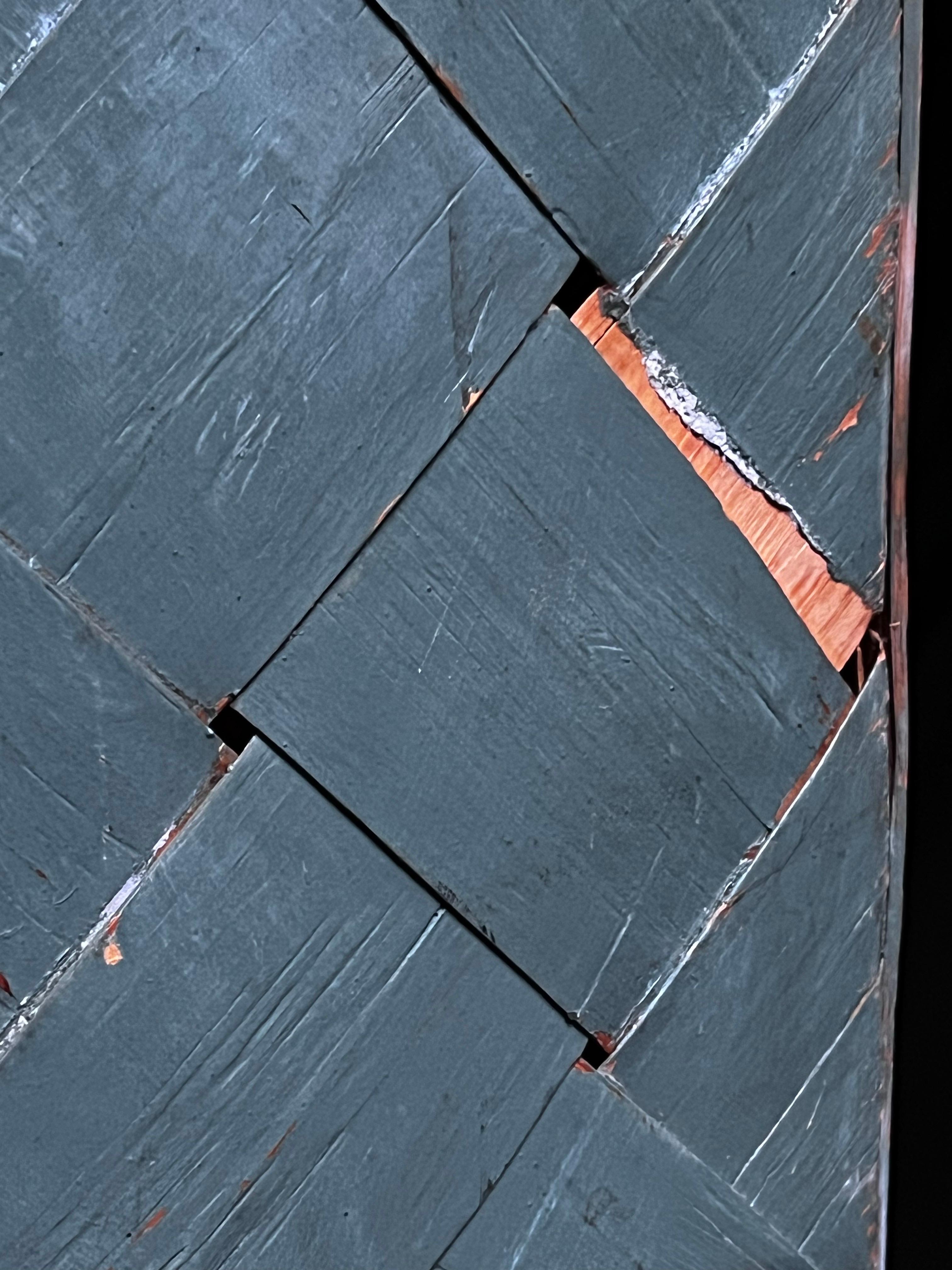Cesta de madera sueca antigua 1800 Artesanía popular hecha a mano Azul y negro Abedul en venta