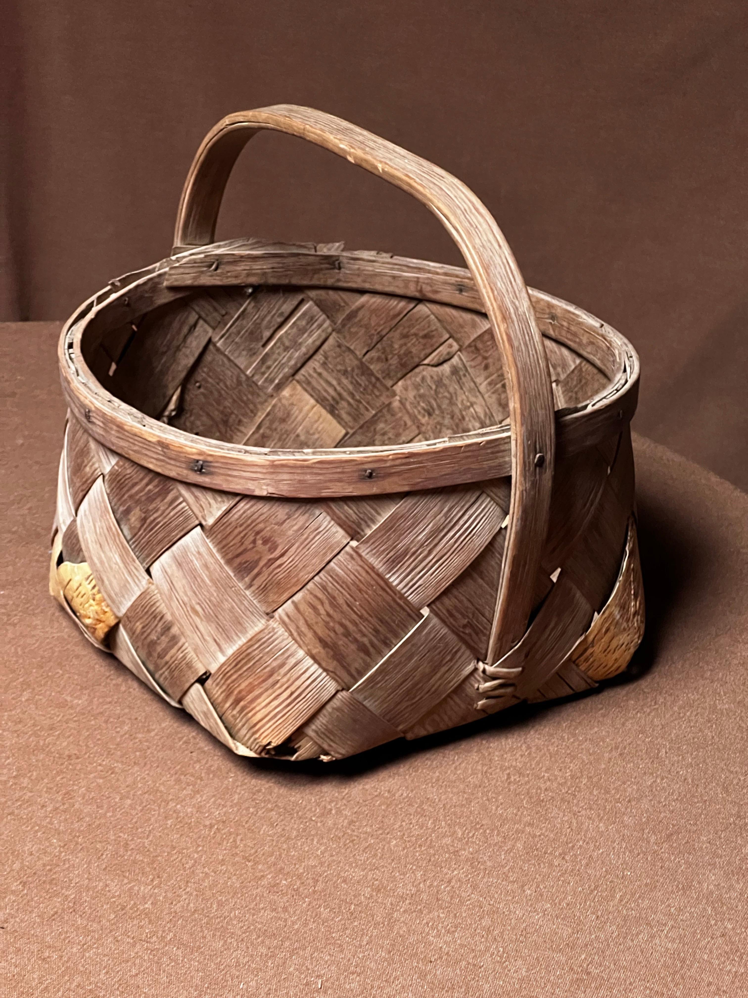 Antike schwedische Holzkorb 1800's Handmade Folk Craft natürliche Farbe (Handgefertigt) im Angebot