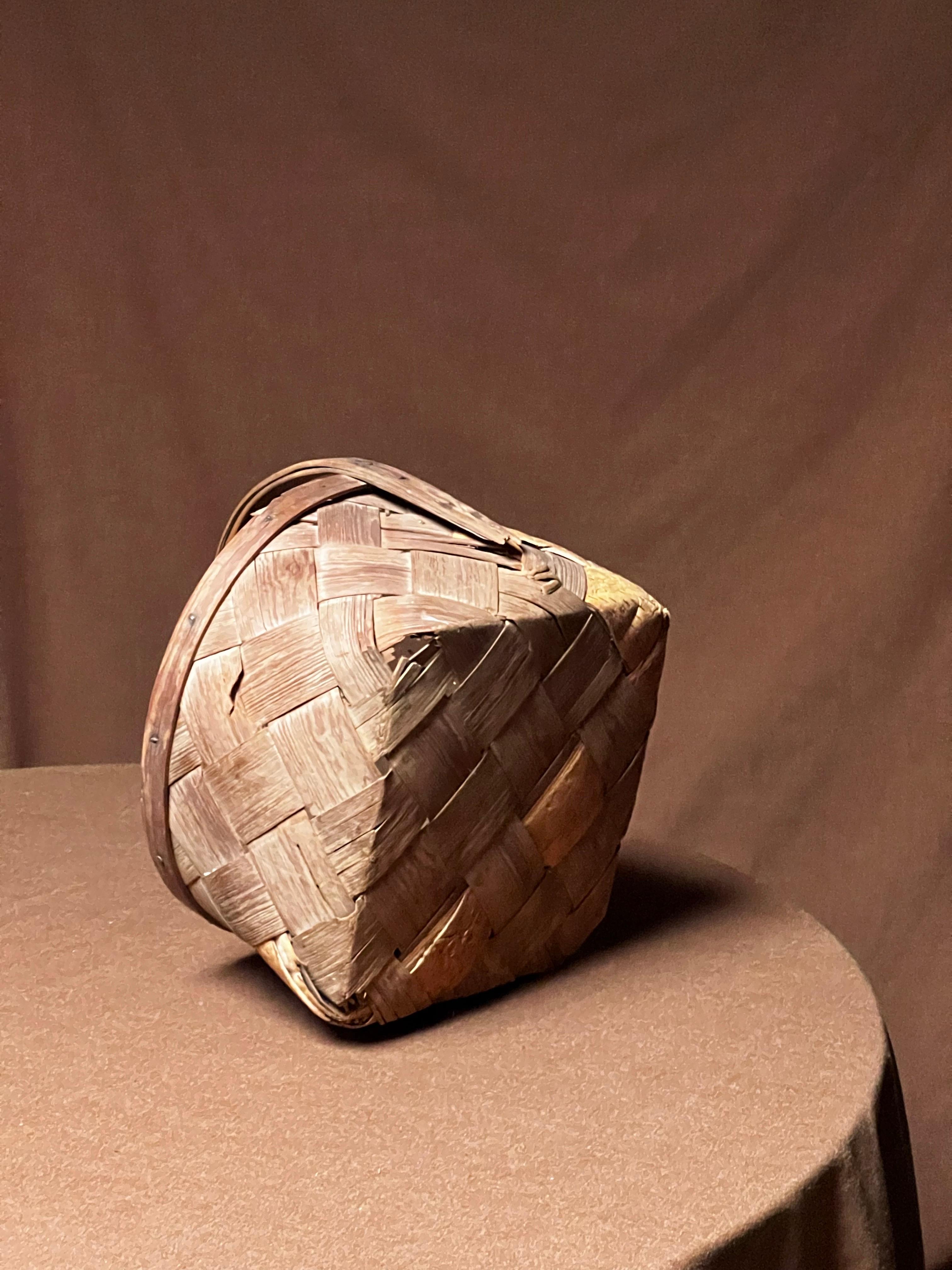 Antike schwedische Holzkorb 1800's Handmade Folk Craft natürliche Farbe (19. Jahrhundert) im Angebot