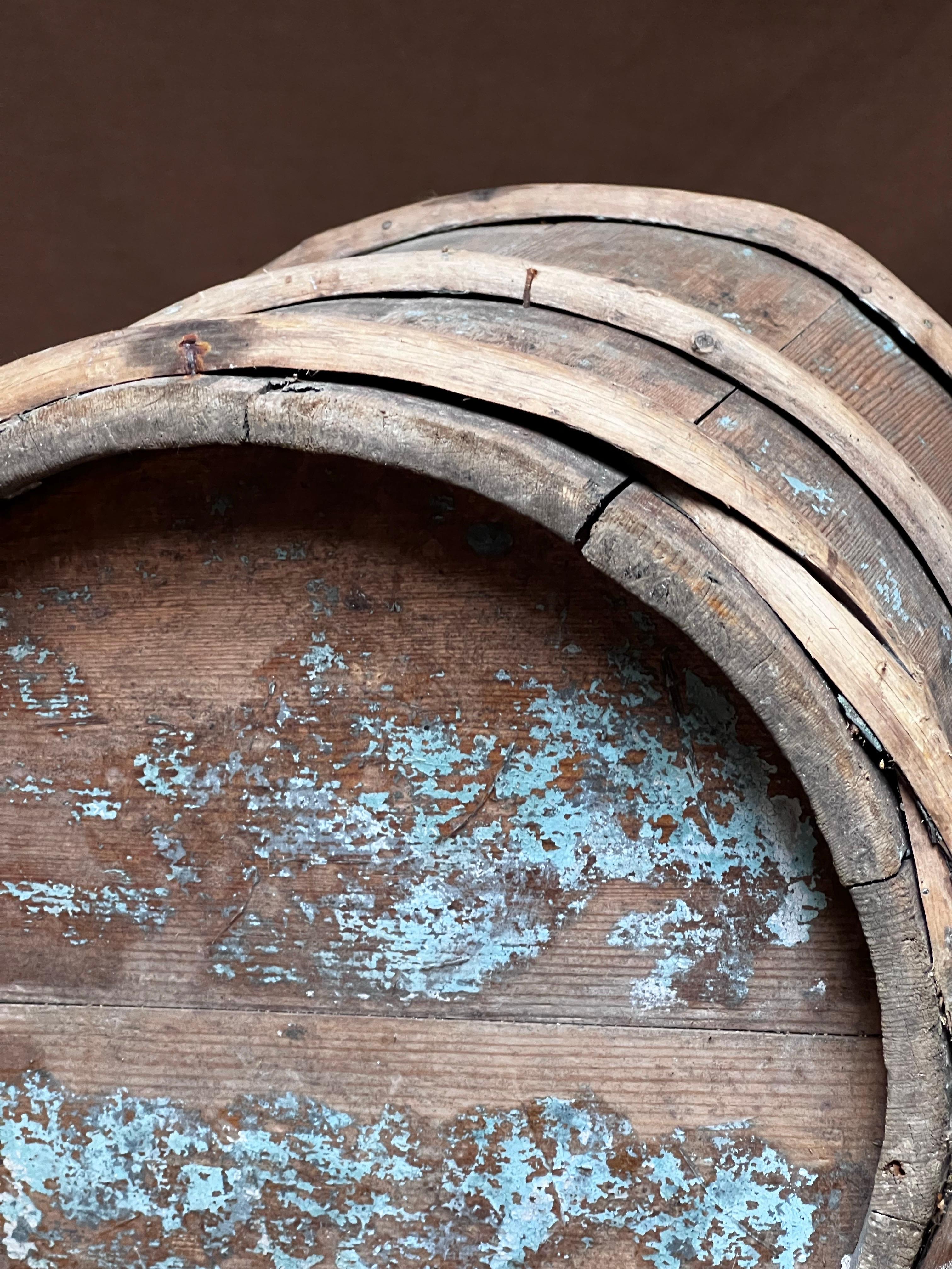 Antique Swedish Wooden basket 1800's painted in blue tones Handmade Folk Craft For Sale 4