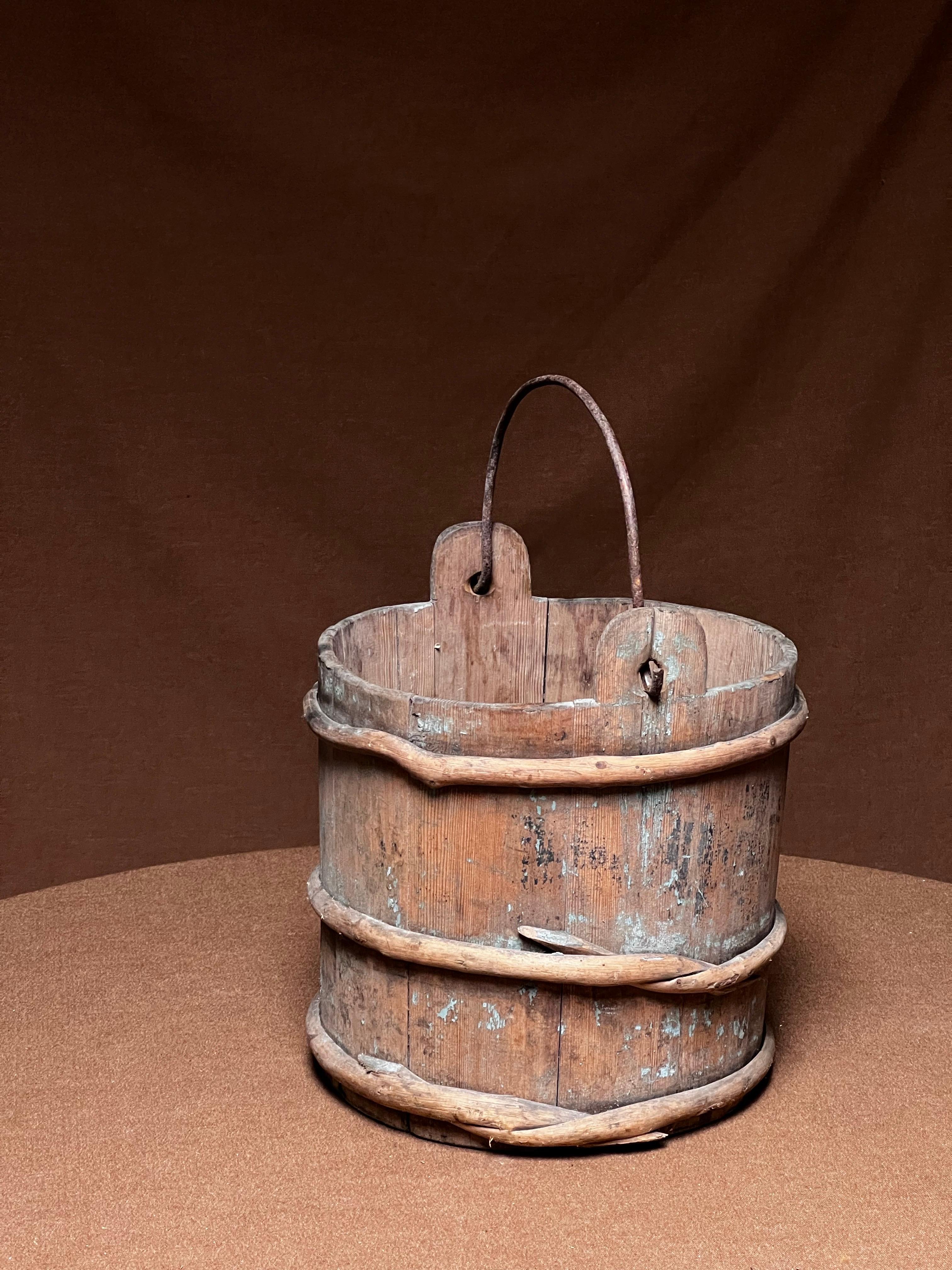Swedish antique  pine and birch wooden barrel / basket . Fine quality of bentwood. It is a true piece from the early 19 century.  Hand graved with monograms and symbol at the bottom. Nice addition in a kitchen or next to a desk or in a bathroom as a