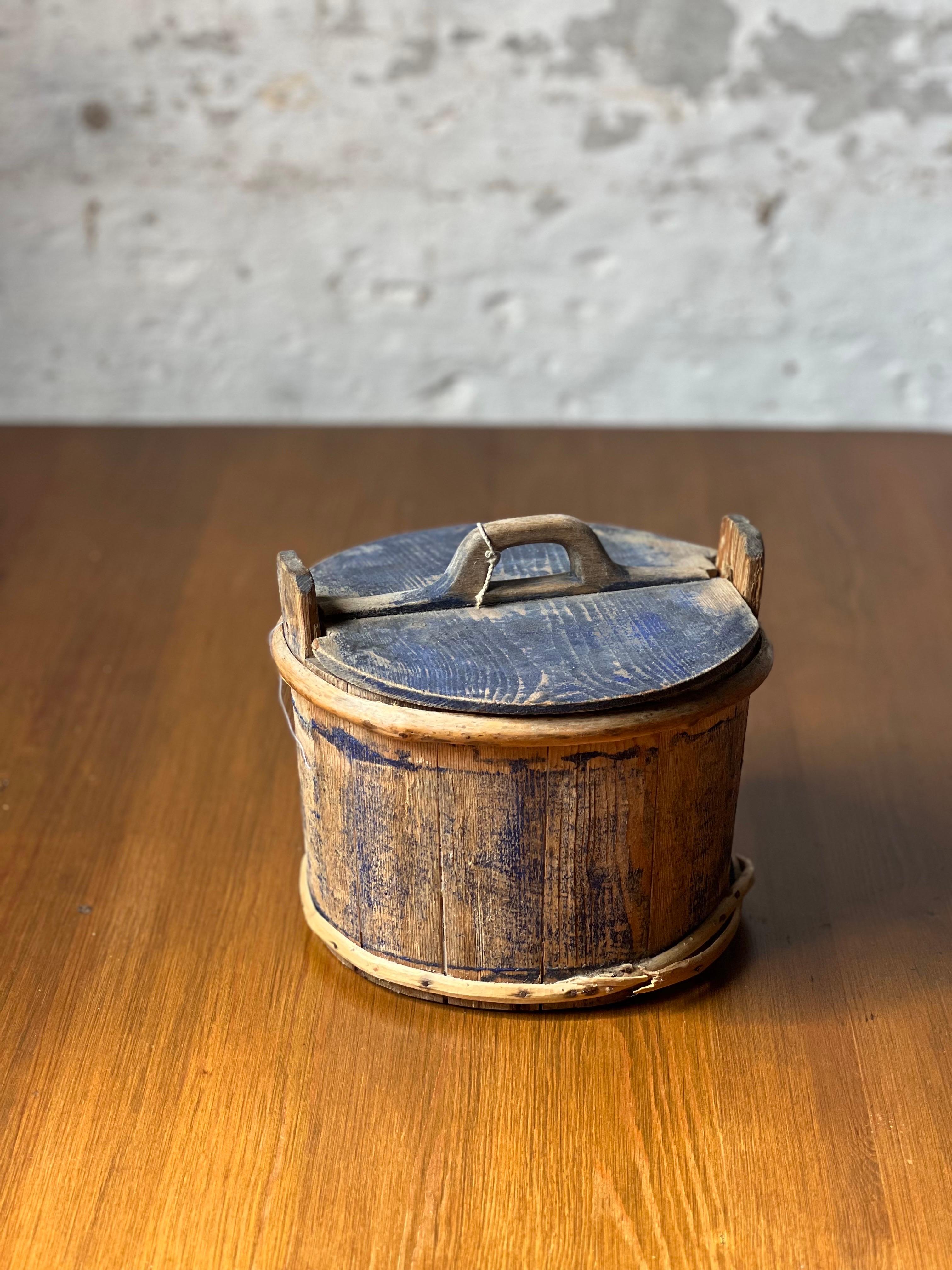 19th Century Antique Swedish Wooden basket 1800's painted in warm tones Handmade Folk Craft For Sale