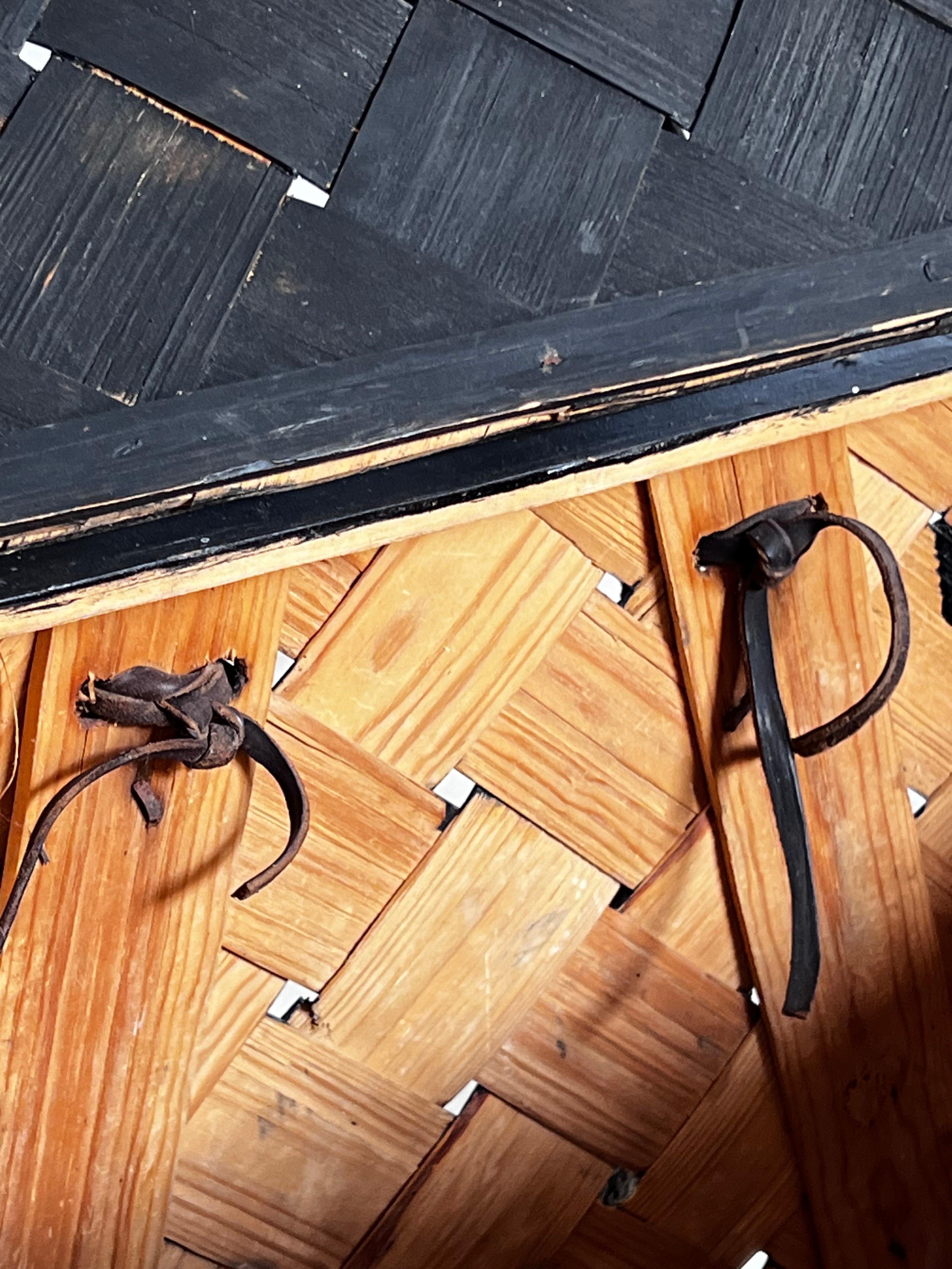Sueco antiguo  Mochila cesta de madera Artesanía popular hecha a mano de 1800 en venta 3