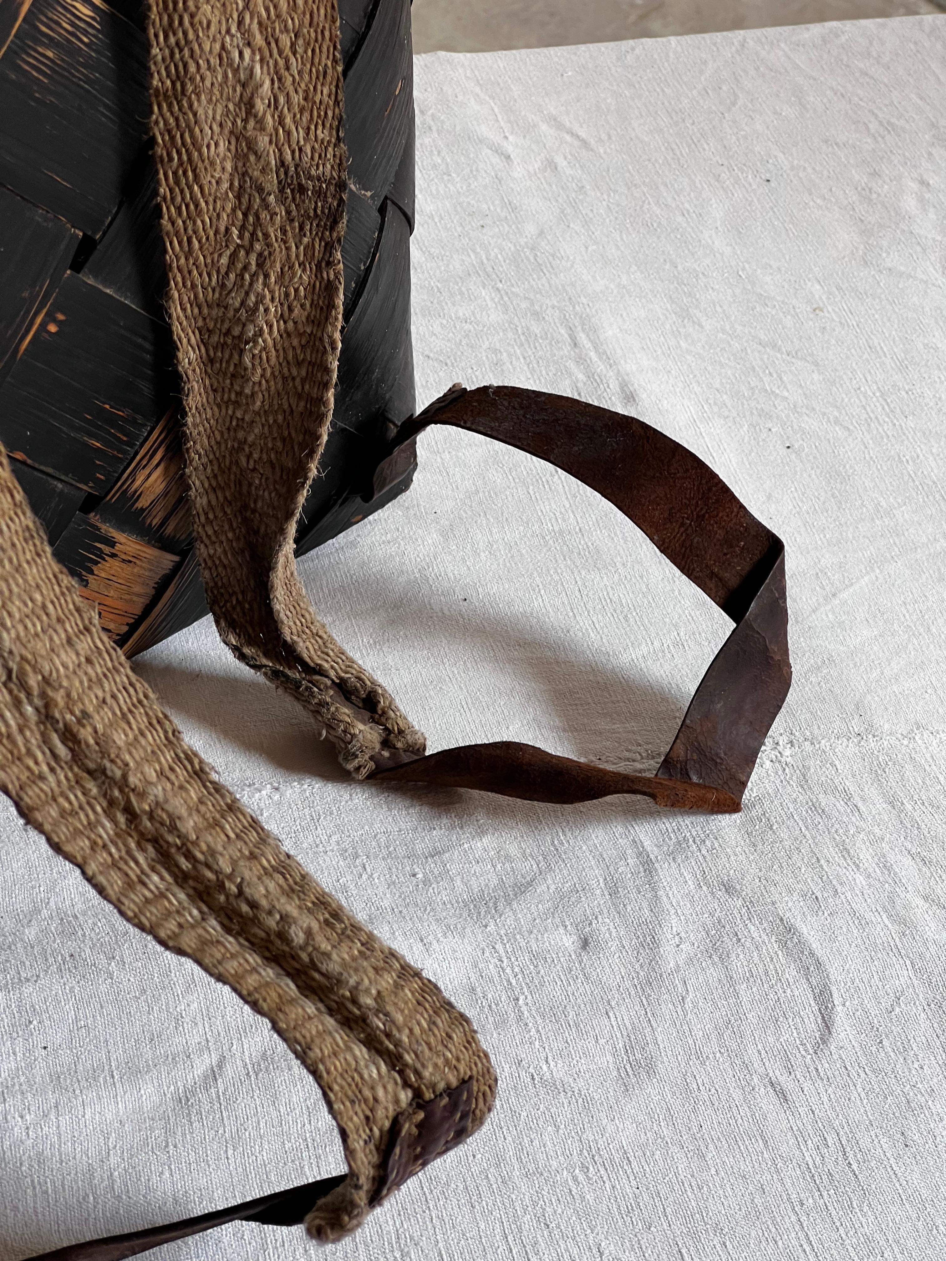 Sueco antiguo  Mochila cesta de madera Artesanía popular hecha a mano de 1800 en Bueno estado para la venta en Forest, BE
