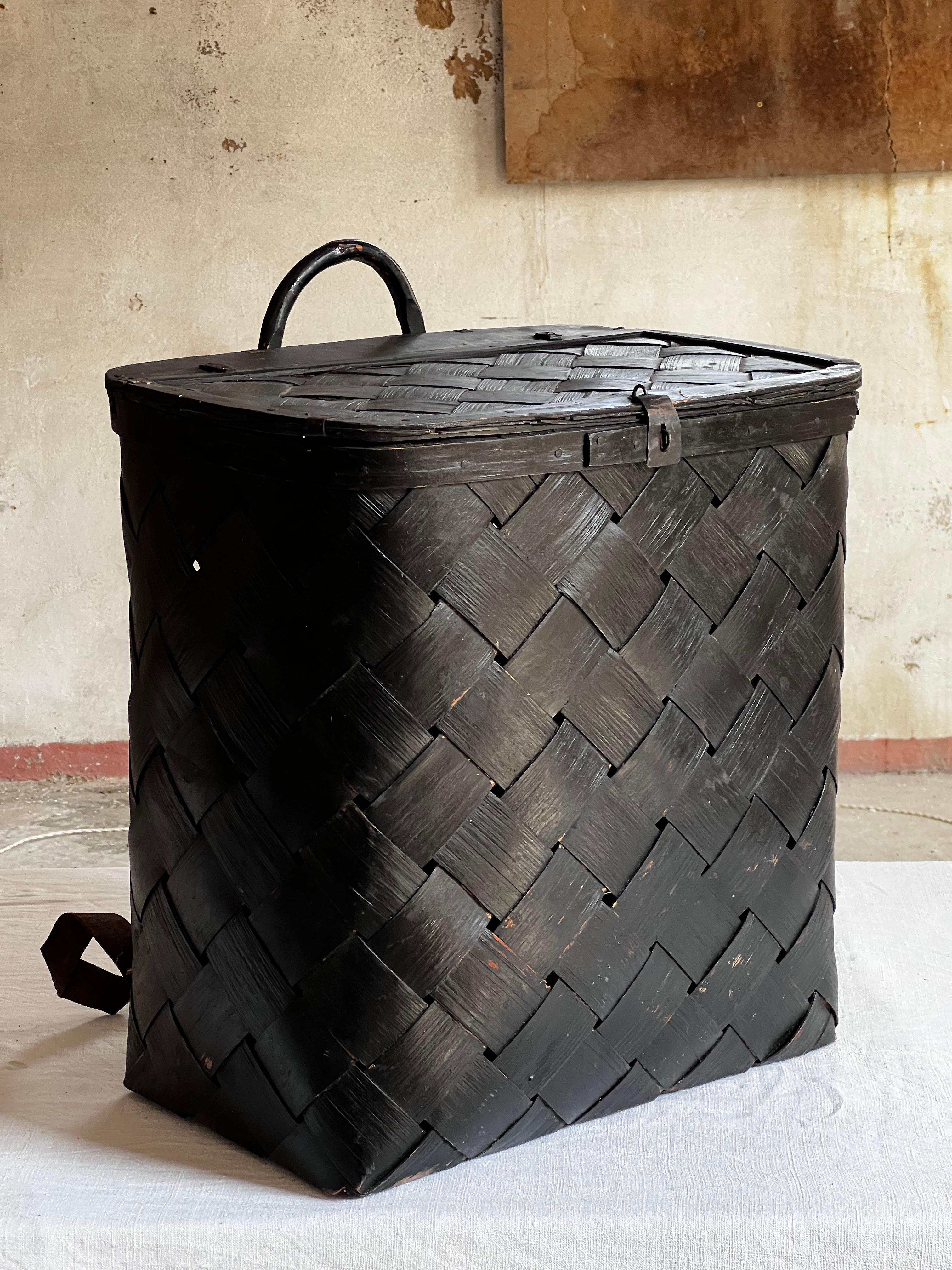 Sueco antiguo  Mochila cesta de madera Artesanía popular hecha a mano de 1800 Abedul en venta