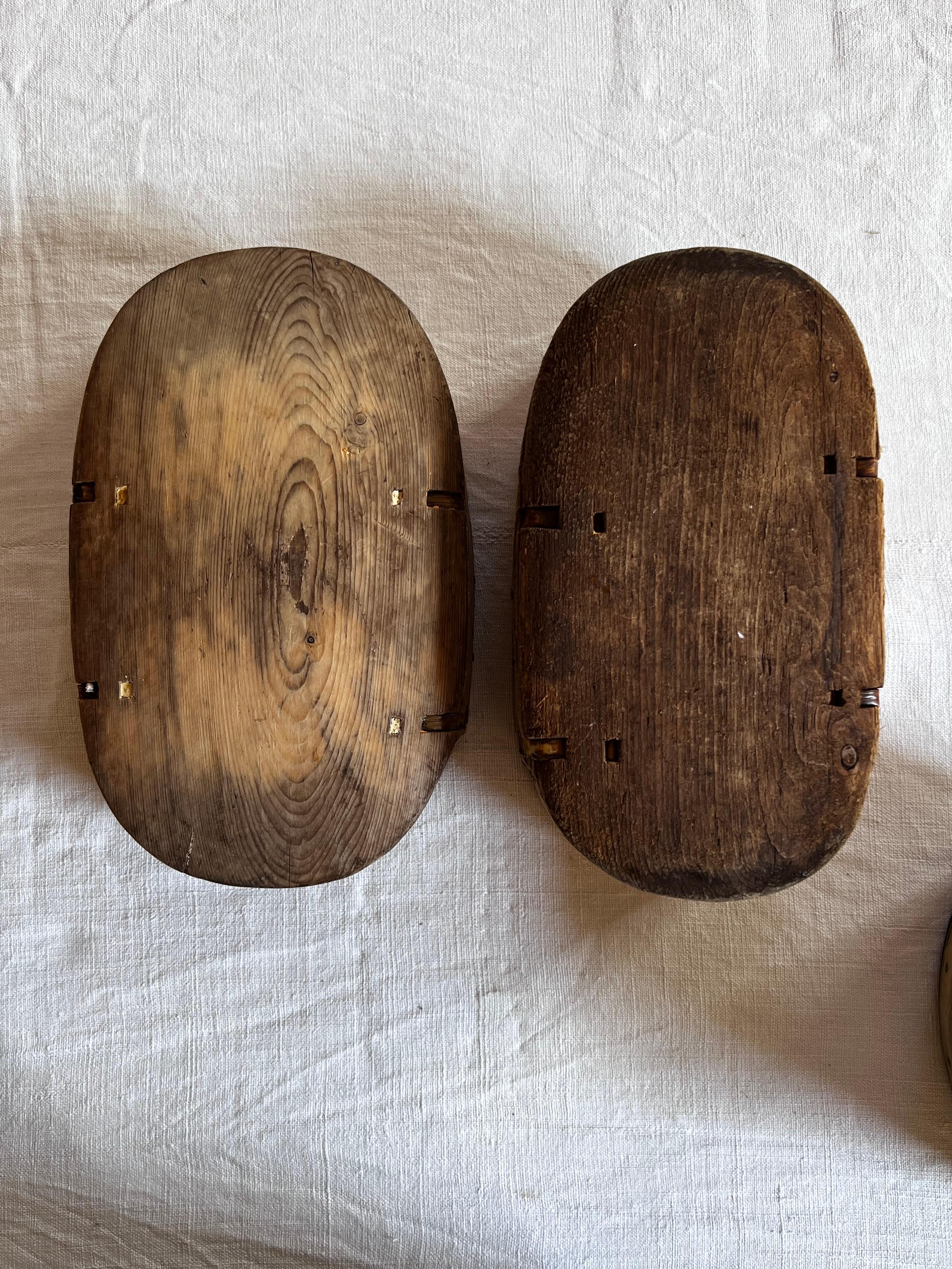 Antigua caja sueca de madera para guardar mantequilla Artesanía popular hecha a mano de 1800 Arte popular en venta