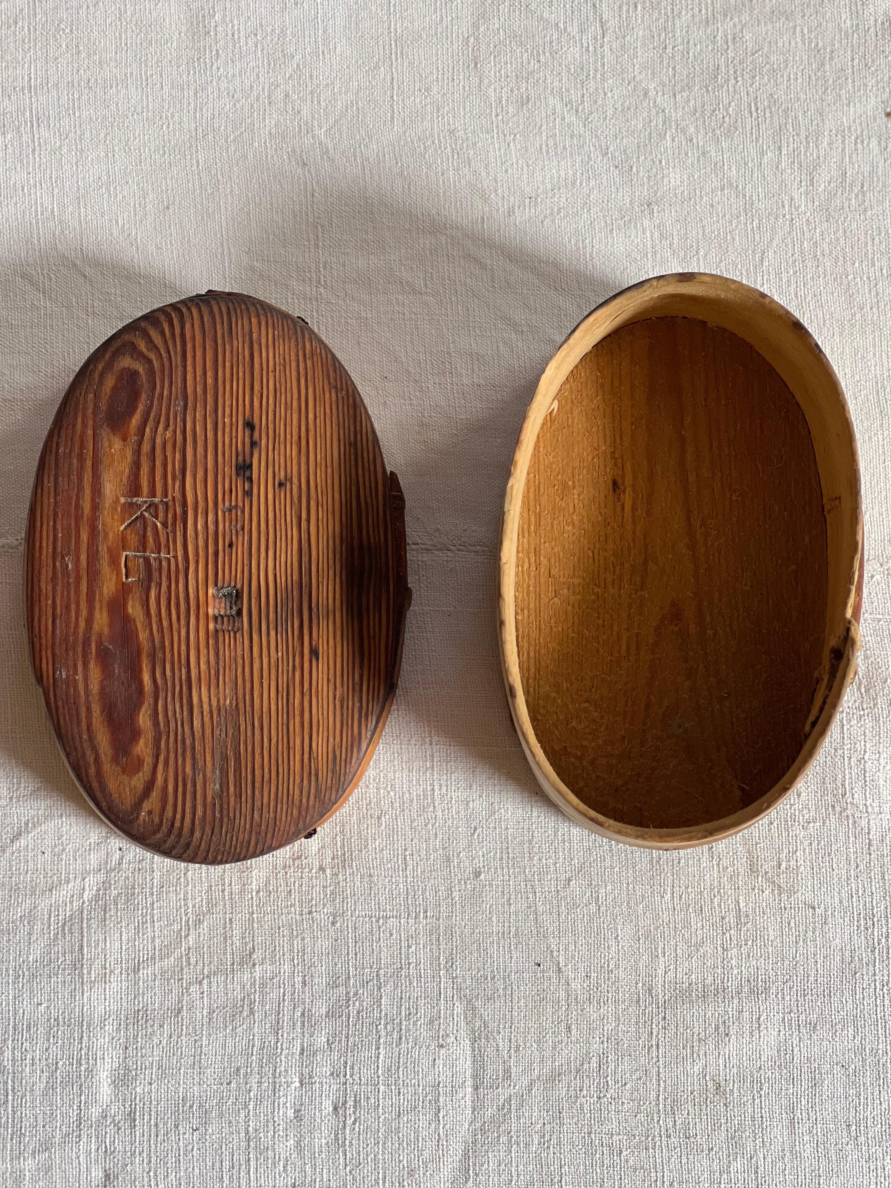 Antigua caja sueca de madera para guardar mantequilla Artesanía popular hecha a mano de 1800 Hecho a mano