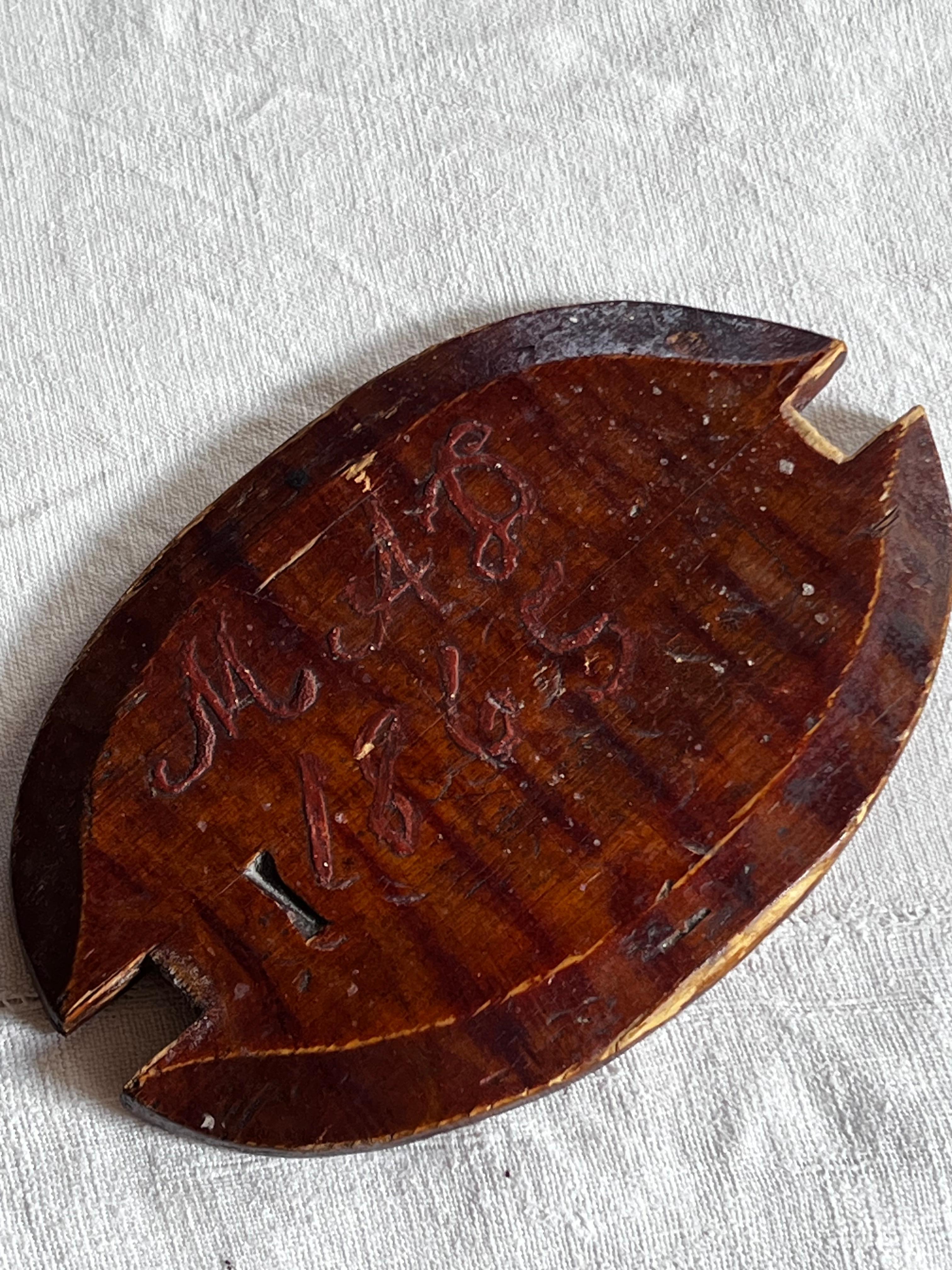 Sueco antiguo  Caja de almacenaje de madera 1865 Artesanía popular hecha a mano Arte popular en venta