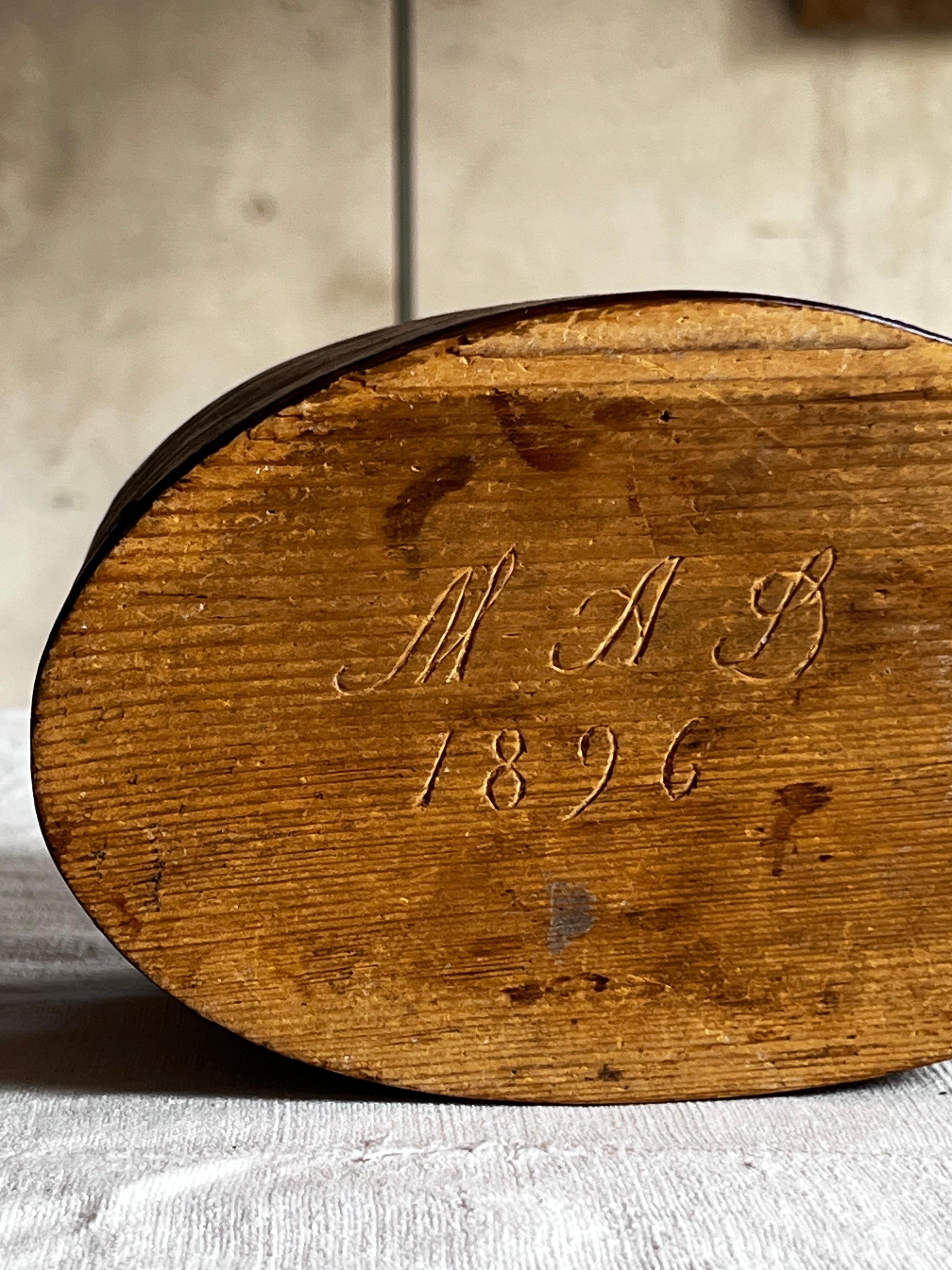 Sueco antiguo  Caja de almacenaje de madera 1865 Artesanía popular hecha a mano Hecho a mano en venta