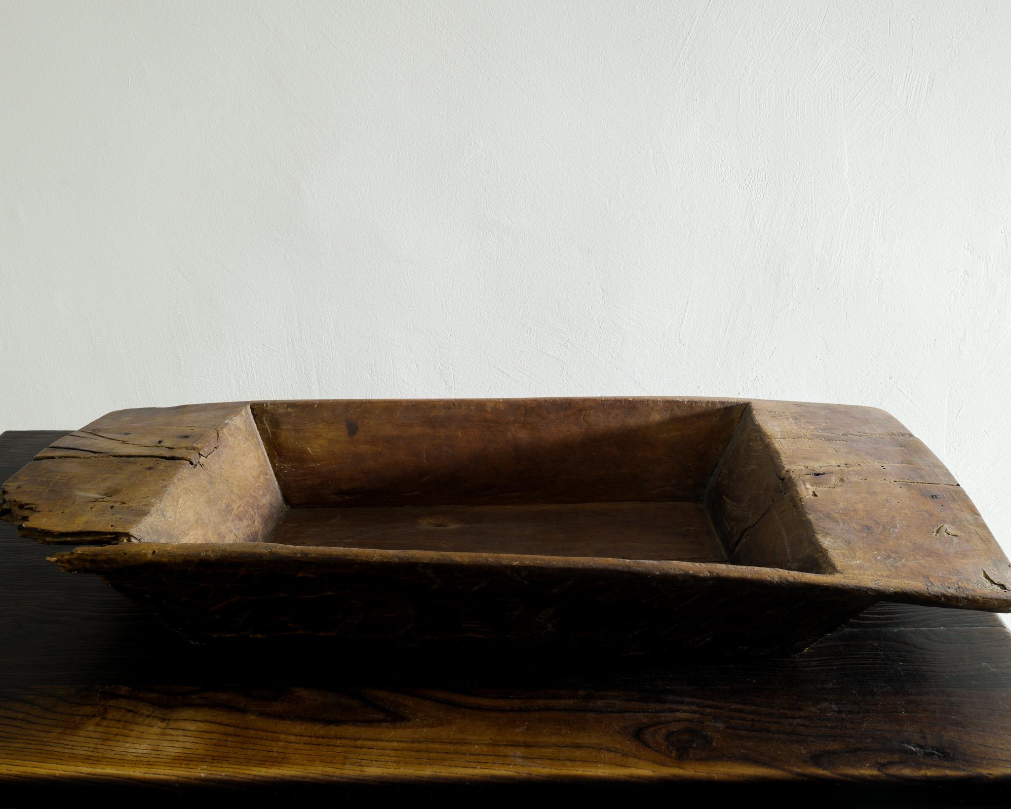 Antique Swedish Wooden Tray in a Brutalist and Primitive Style, Late 1800s For Sale 2