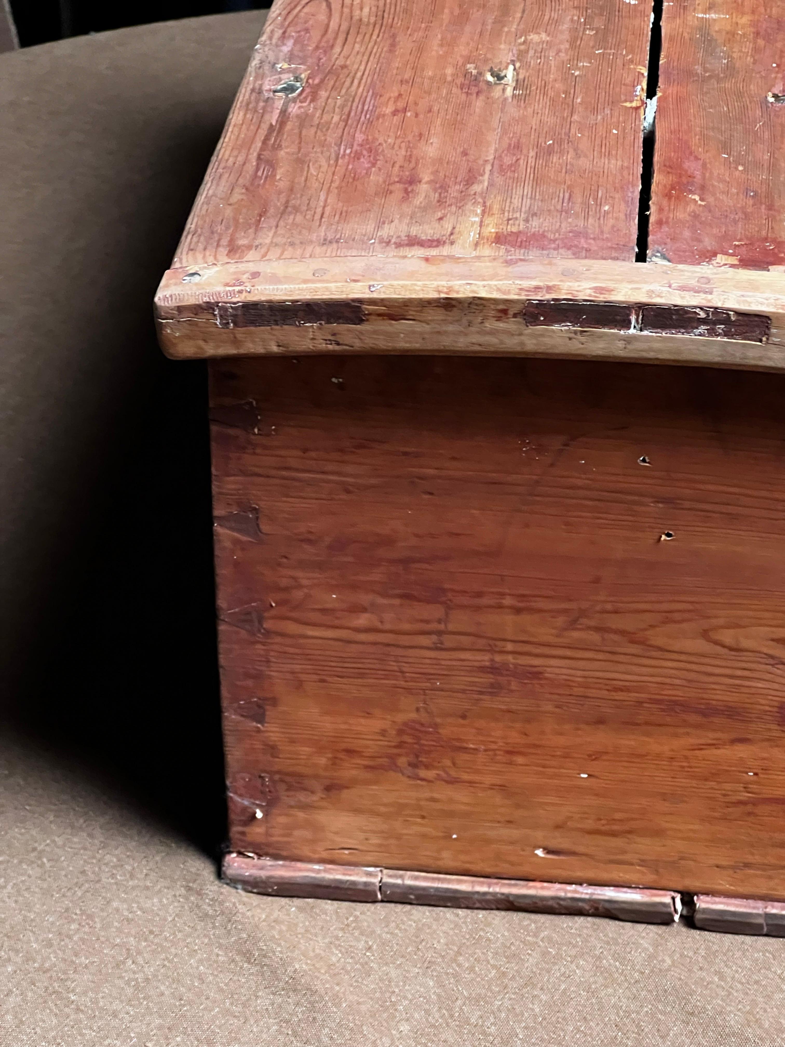 Antico baule di legno svedese / scatola di immagazzinaggio 1825 Firmato Artigianato popolare a mano in vendita 2
