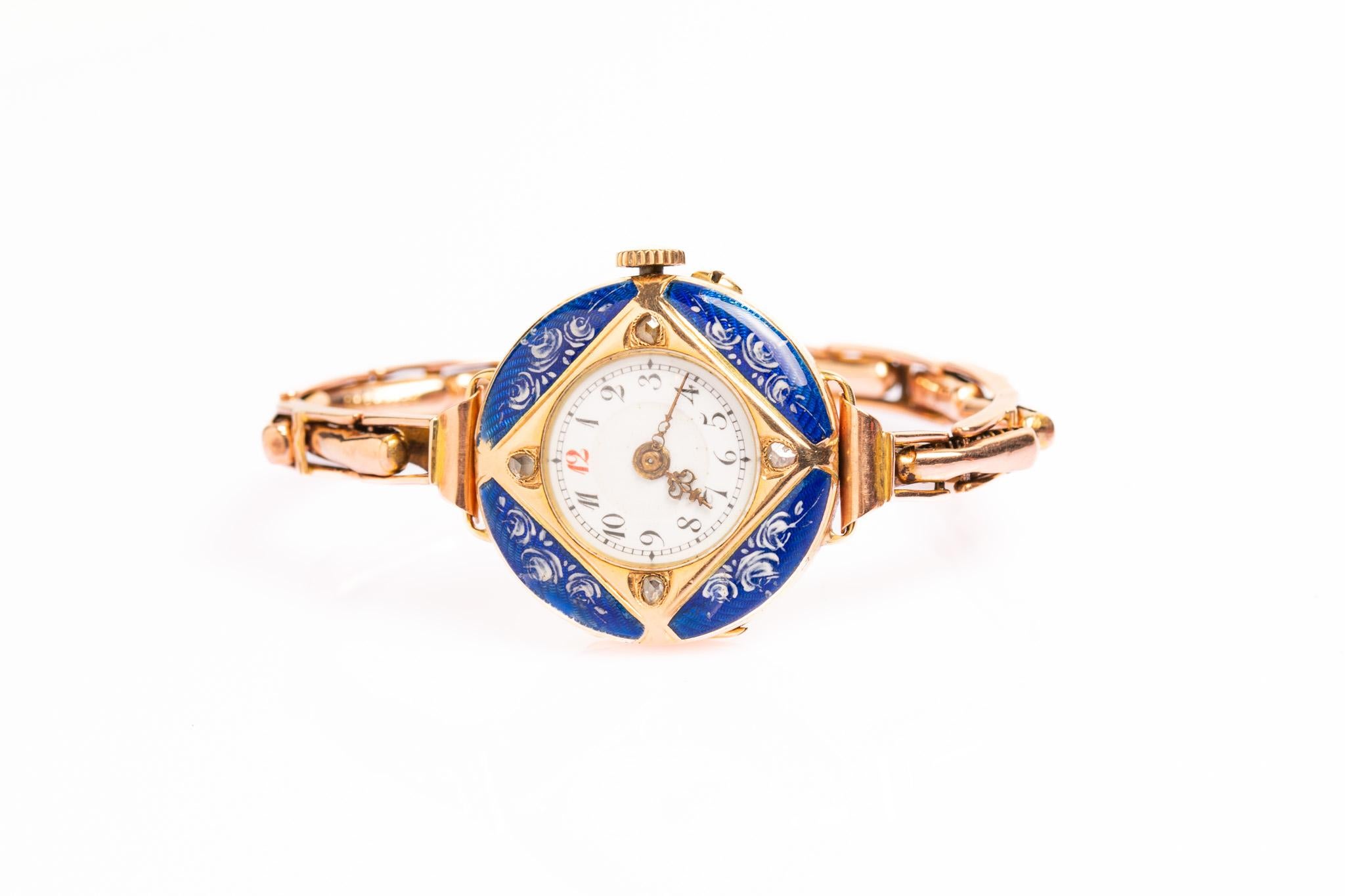 Antique Guilloché bleu suisse en or 14 ct  Montre-bracelet en émail et diamants Bon état - En vente à Portland, England