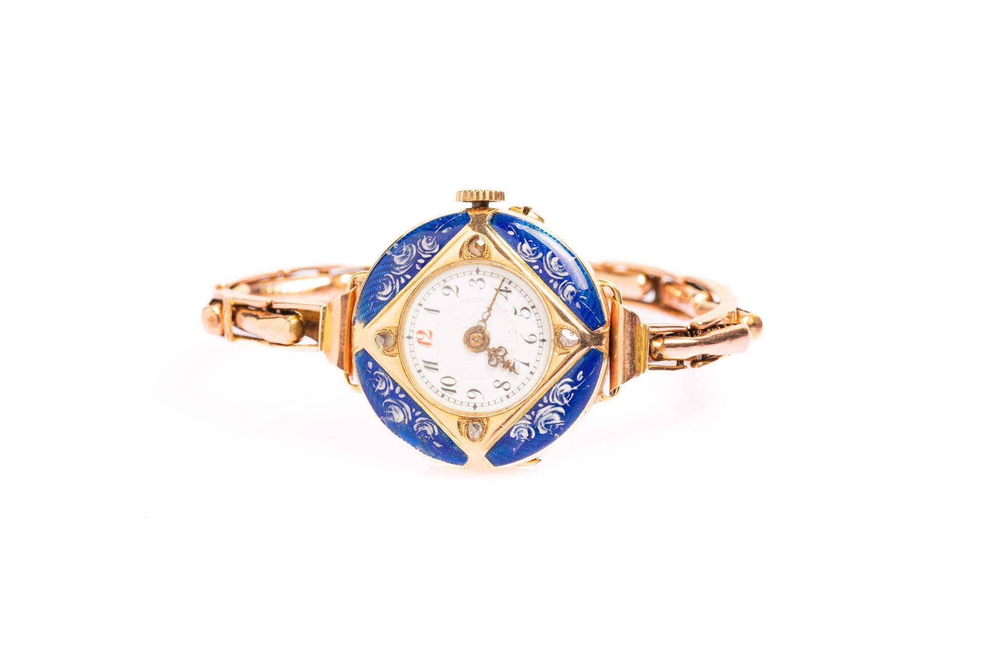 Antique Guilloché bleu suisse en or 14 ct  Montre-bracelet en émail et diamants Pour femmes en vente