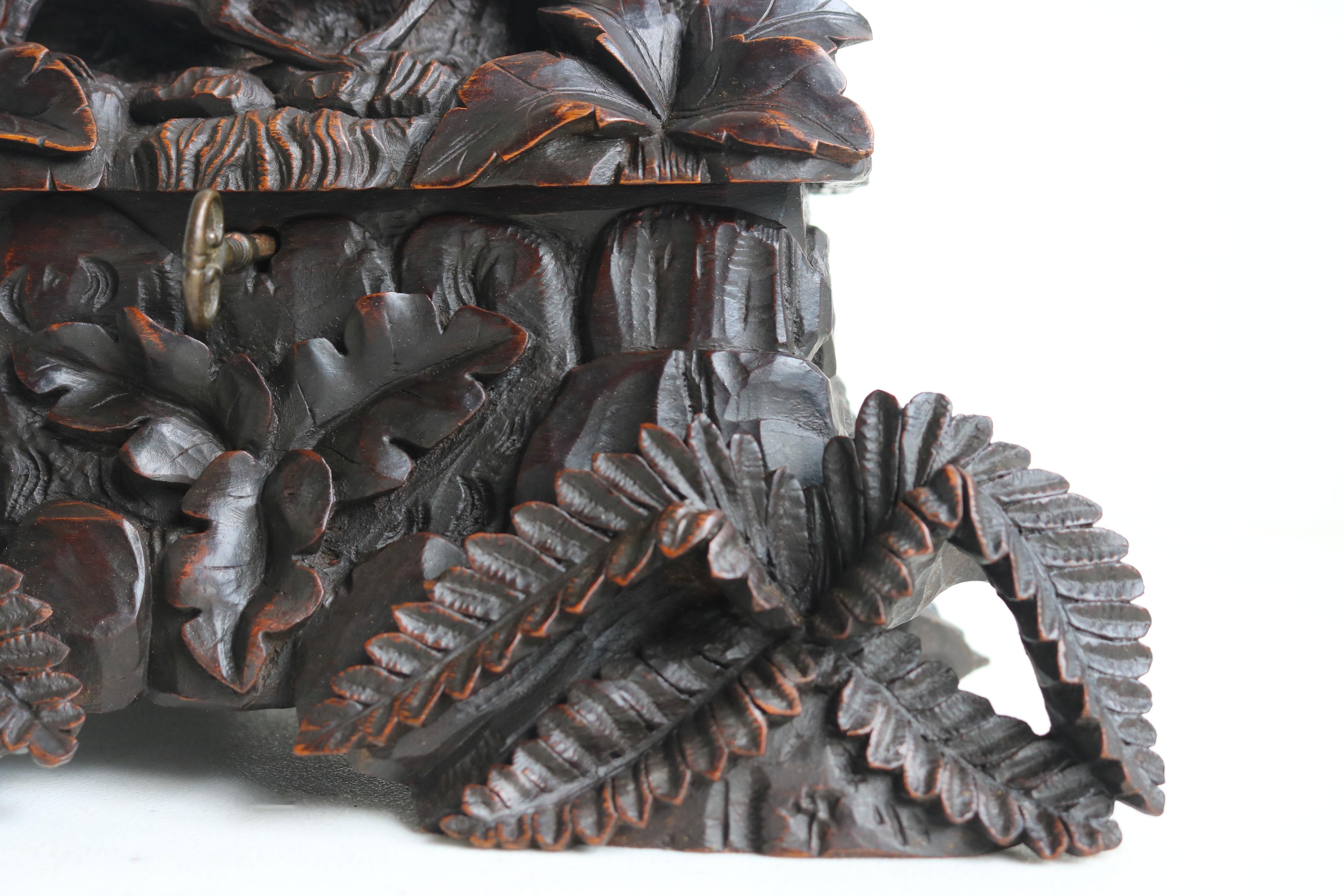 Antique swiss 19th century Black Forest jewelry box Hounds & Wolf hand carved For Sale 3