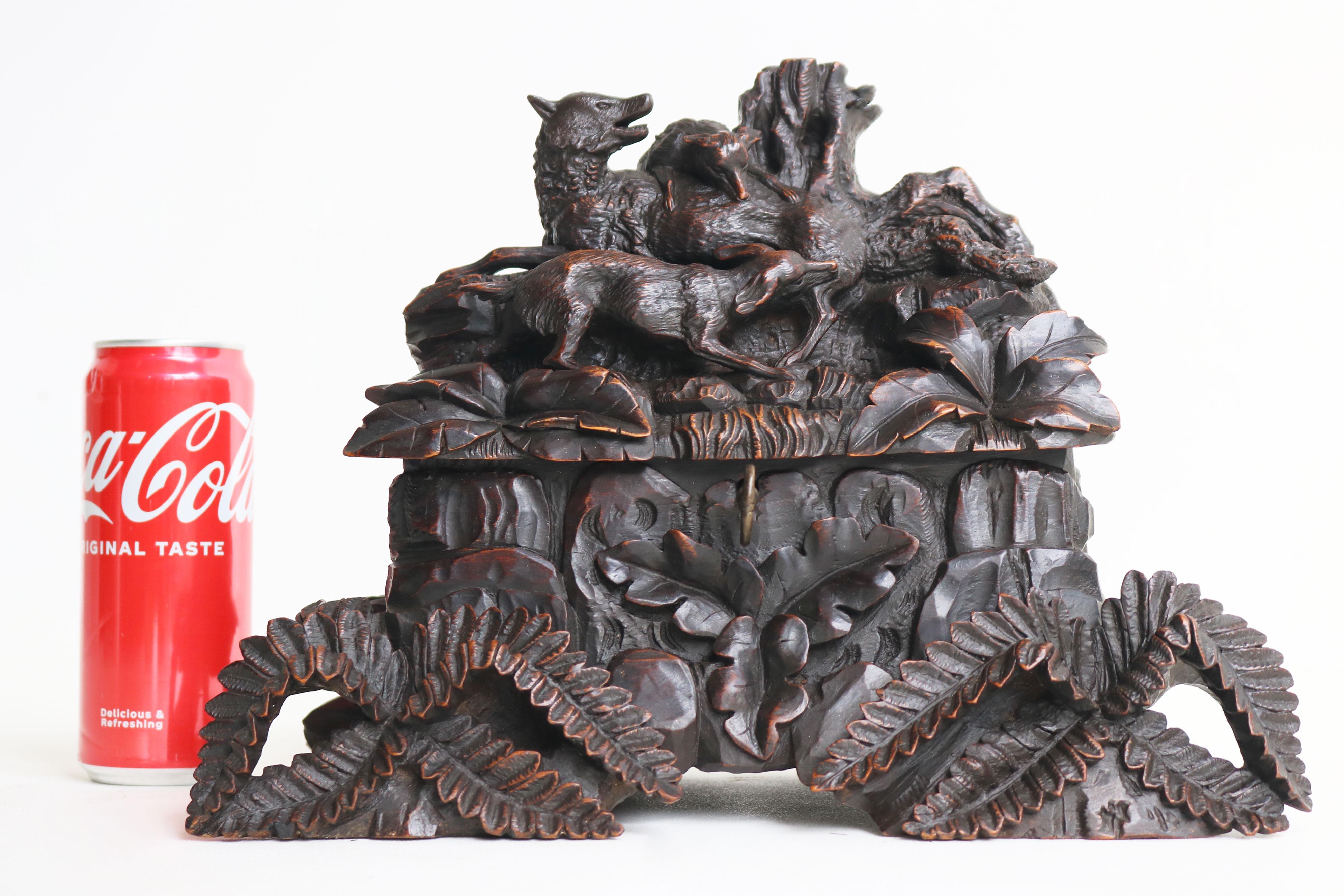 Antique swiss 19th century Black Forest jewelry box Hounds & Wolf hand carved For Sale 4