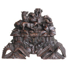 Antiguo joyero suizo del siglo XIX Black Forest Lebreles y lobos tallados a mano